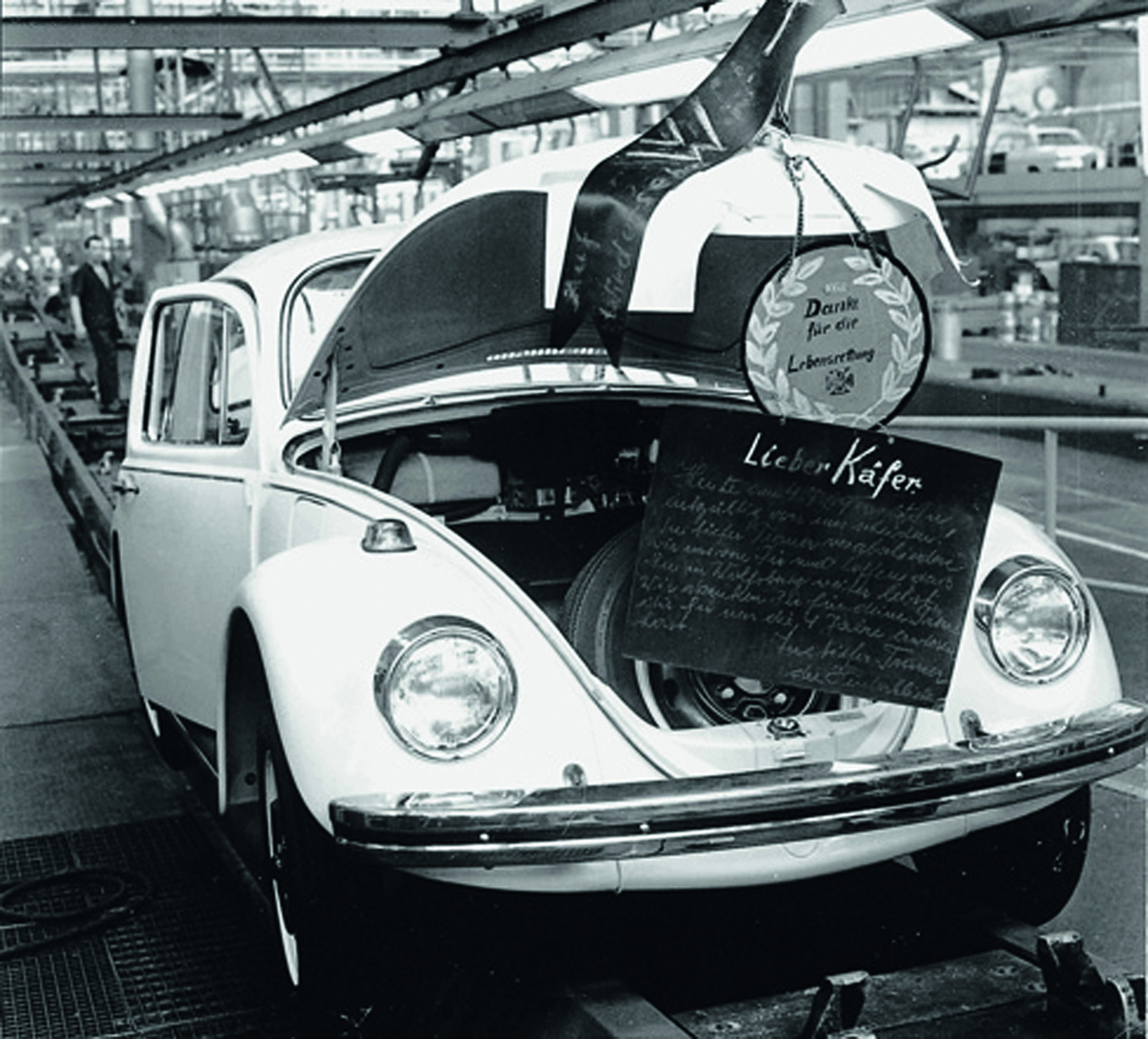 Jubiläumsmagazin Historie - Nach der Übernahme der Auto Union durch Volkswagen wurden von 1965 bis 1969 in Ingolstadt auch Käfer montiert