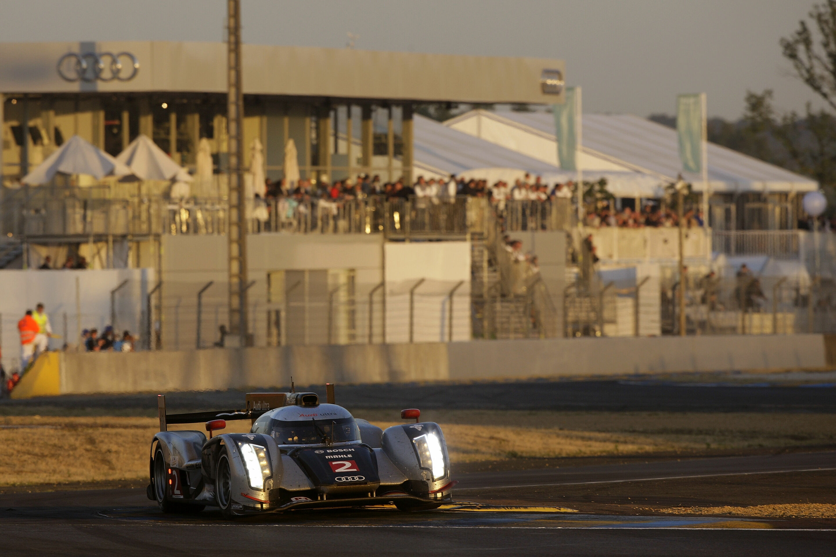 24h Le Mans 2011 - Audi R18 #2 (Audi Sport Team Joest), Marcel Fässler, André Lotterer, Benoît Tréluyer