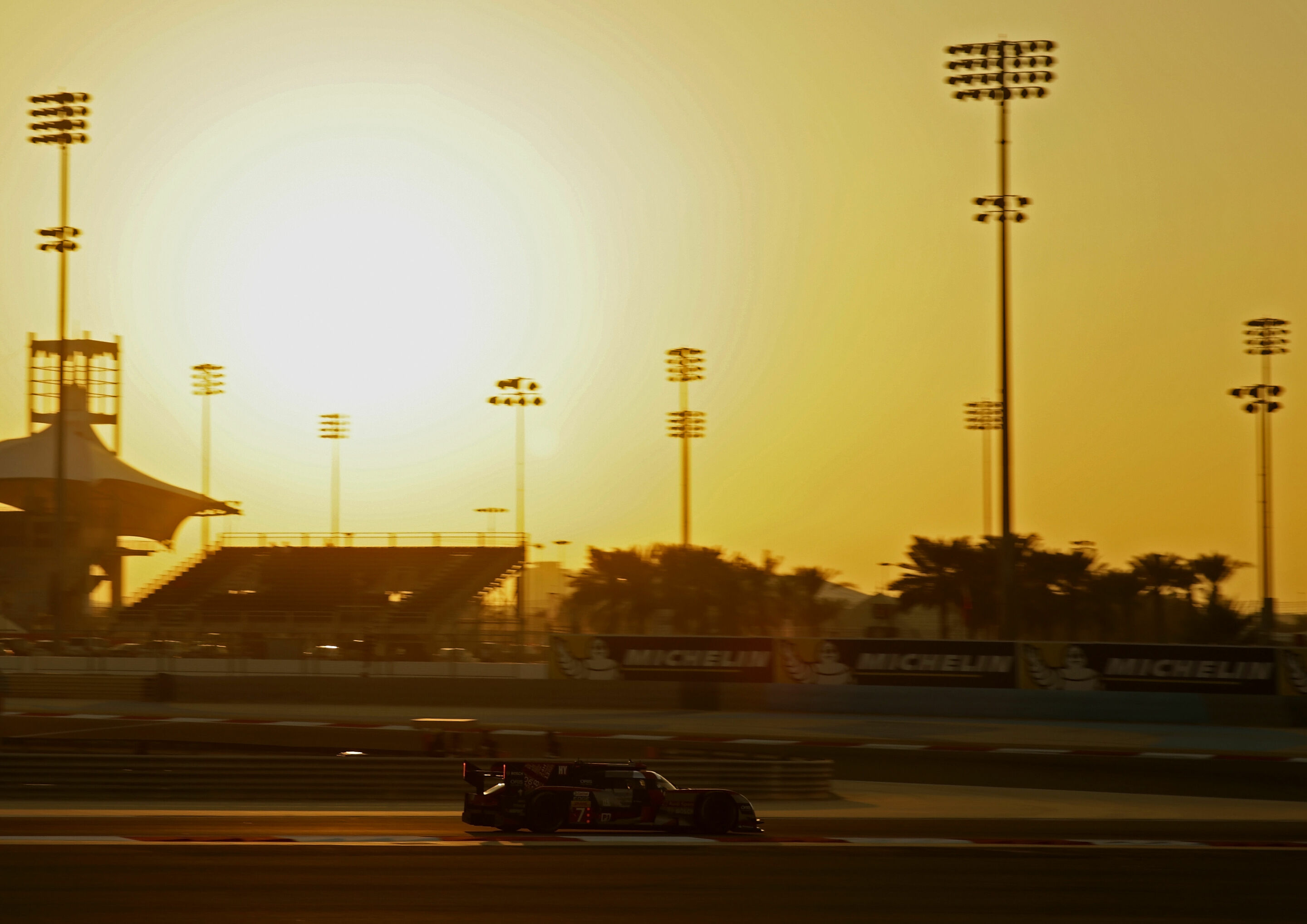 WEC Bahrain 2016 - Audi R18 (2016) #7 (Audi Sport Team Joest), Marcel Fässler, André Lotterer, Benoît Tréluyer