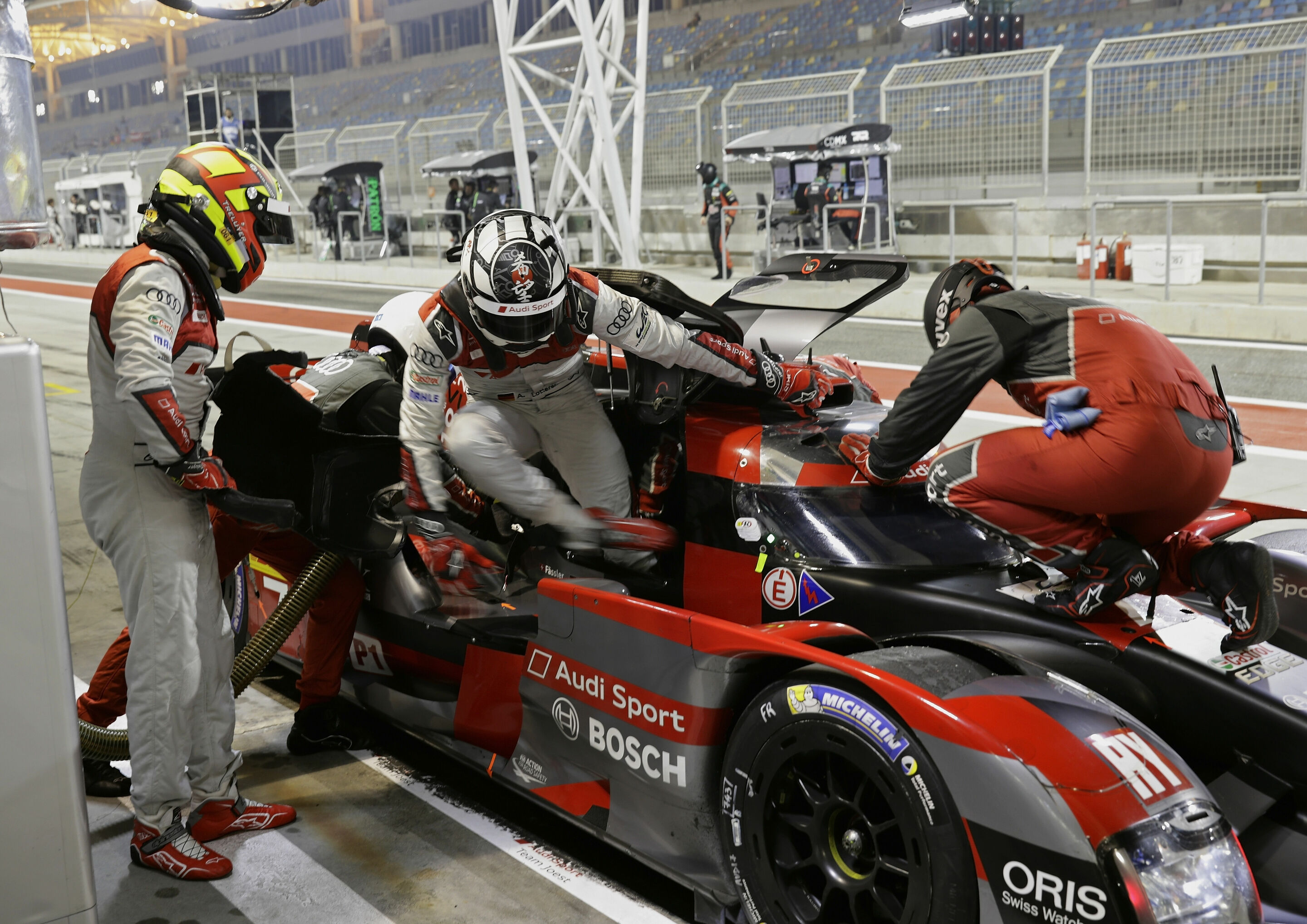 WEC Bahrain 2016 - Audi R18 (2016) #7 (Audi Sport Team Joest), Marcel Fässler, André Lotterer, Benoît Tréluyer