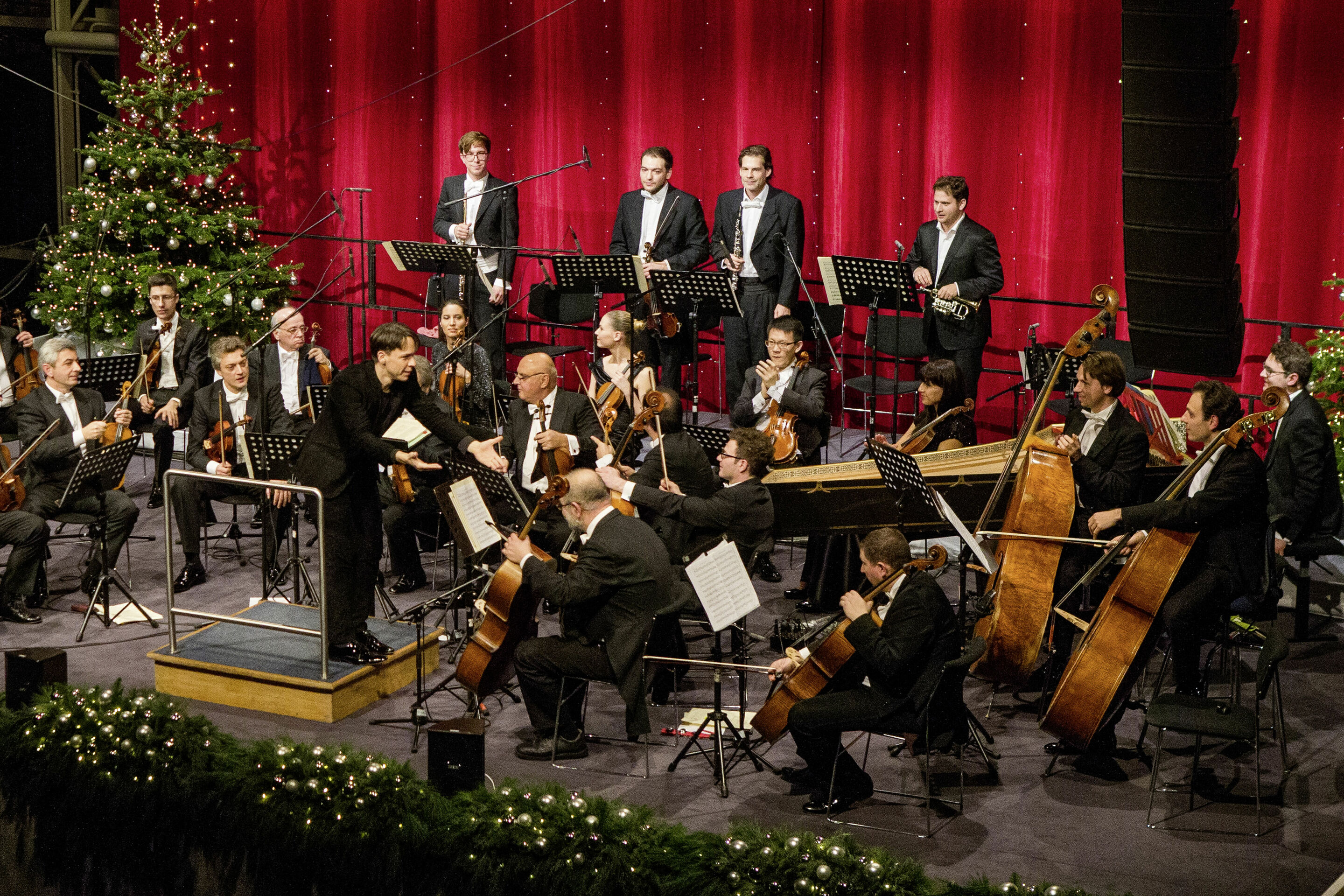 Audi Weihnachtskonzert am 16.12.2016 - Audi Weihnachtskonzert am 16.12.2016 mit Chen Reiss, Michael Nagy und dem Georgischen Kammerorchester Ingolstadt unter der Leitung von Evan Christ