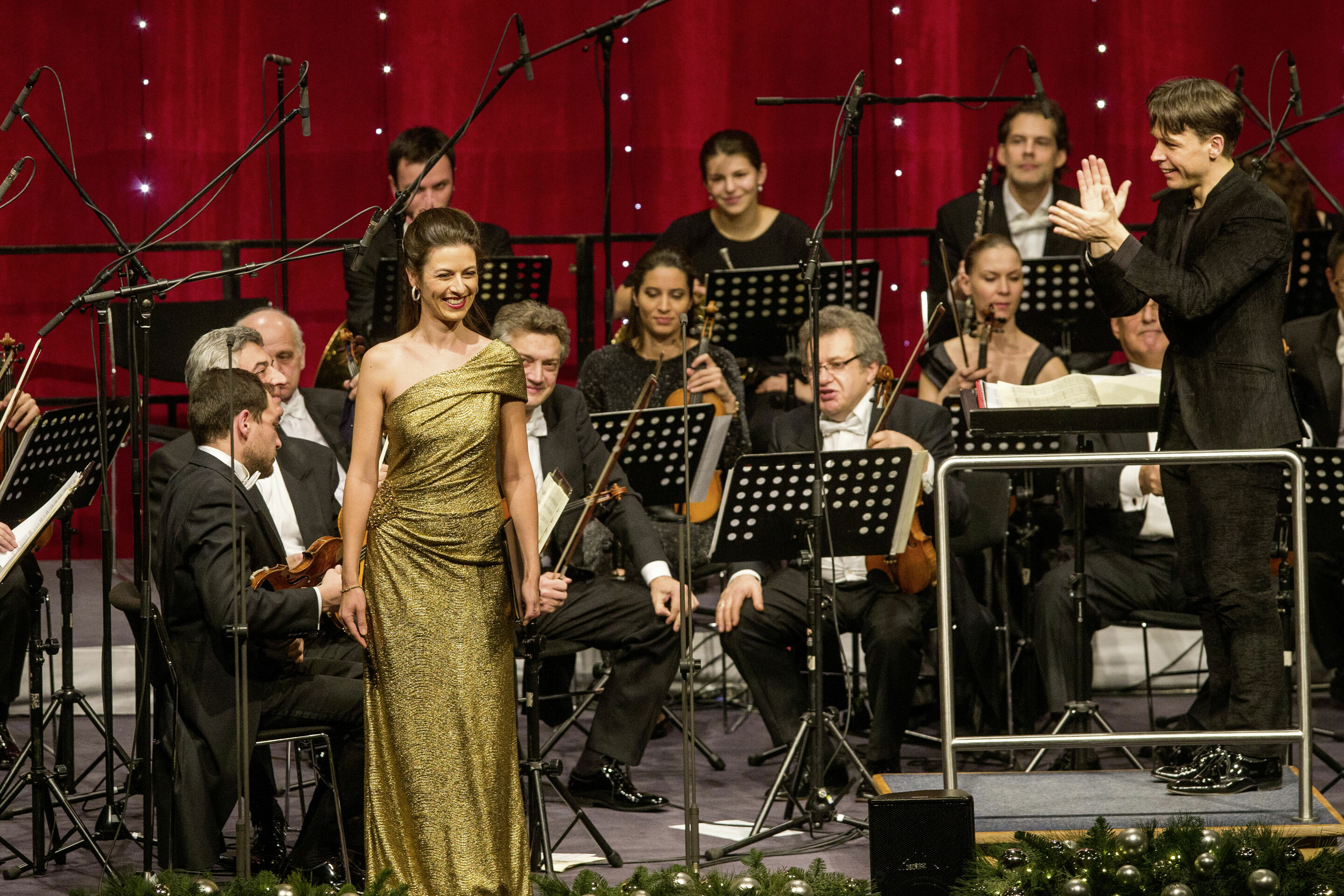 Audi Weihnachtskonzert am 16.12.2016 - Audi Weihnachtskonzert am 16.12.2016 mit Chen Reiss, Michael Nagy und dem Georgischen Kammerorchester Ingolstadt unter der Leitung von Evan Christ