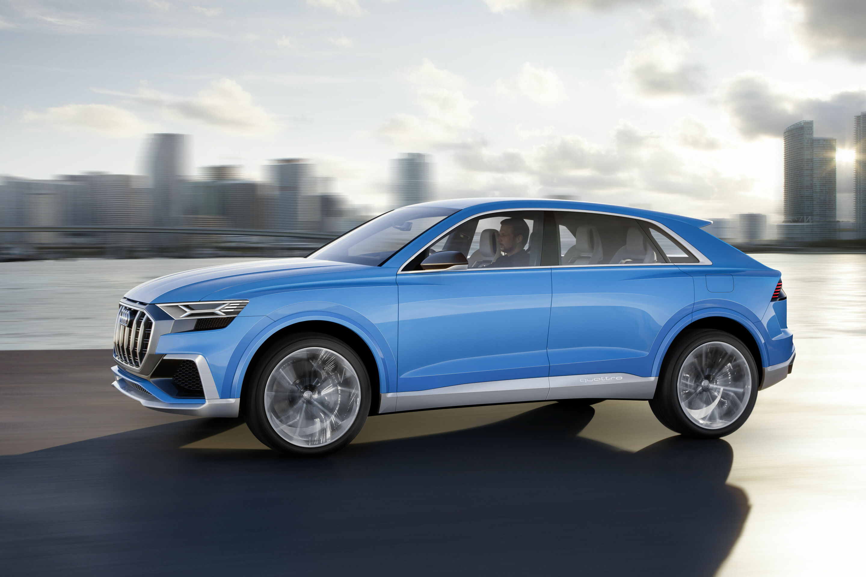 Audi Q8 concept (2017) - Dynamic photo 
Colour: Bombay blue