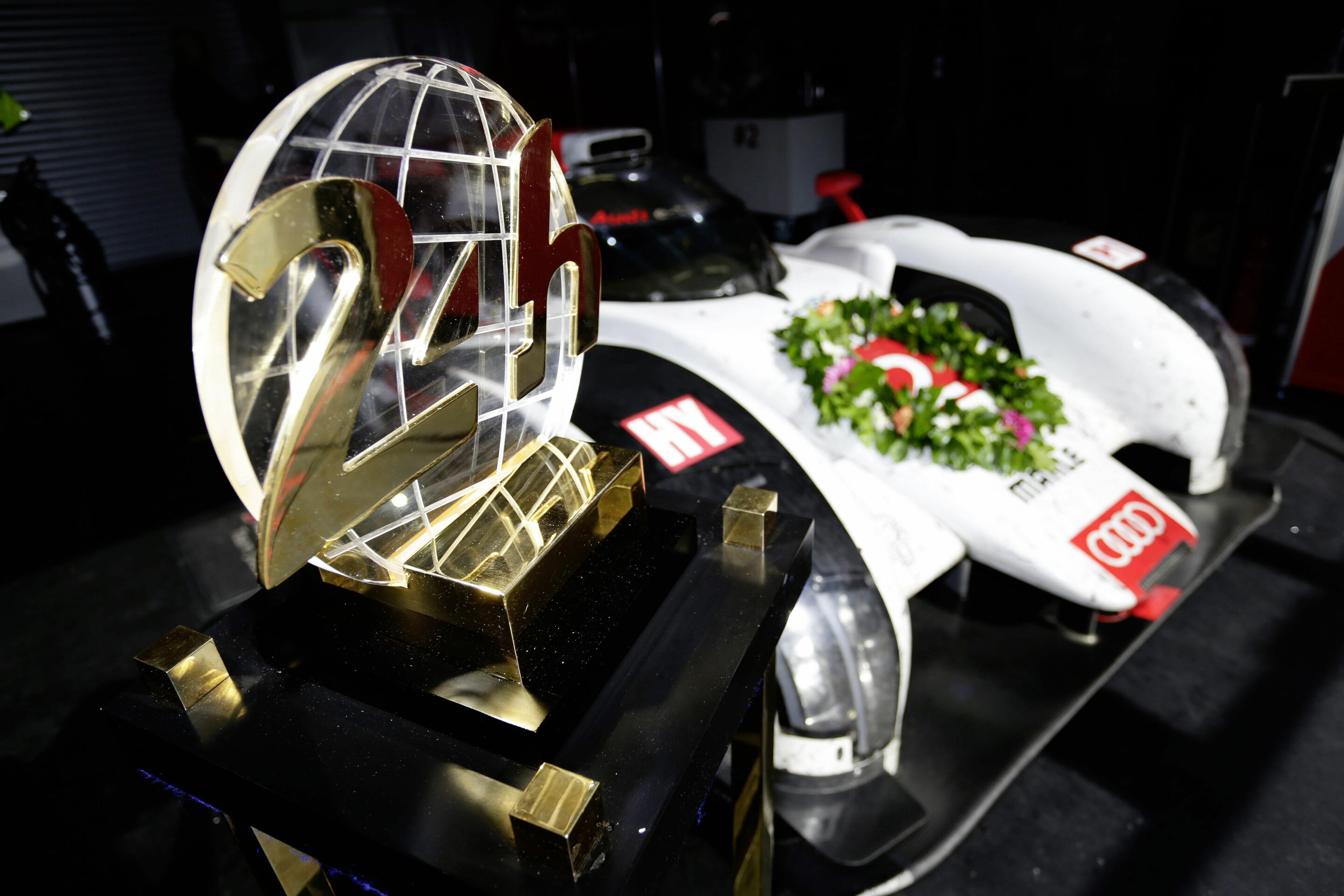 Three Audi R18 e-tron quattro cars at Le Mans - The Selection Committee of the Automobile Club de l’Ouest (ACO) has accepted all nominations submitted by Audi for the 83rd running of the Le Mans 24 Hours. As a result, three Audi R18 e-tron quattro cars...