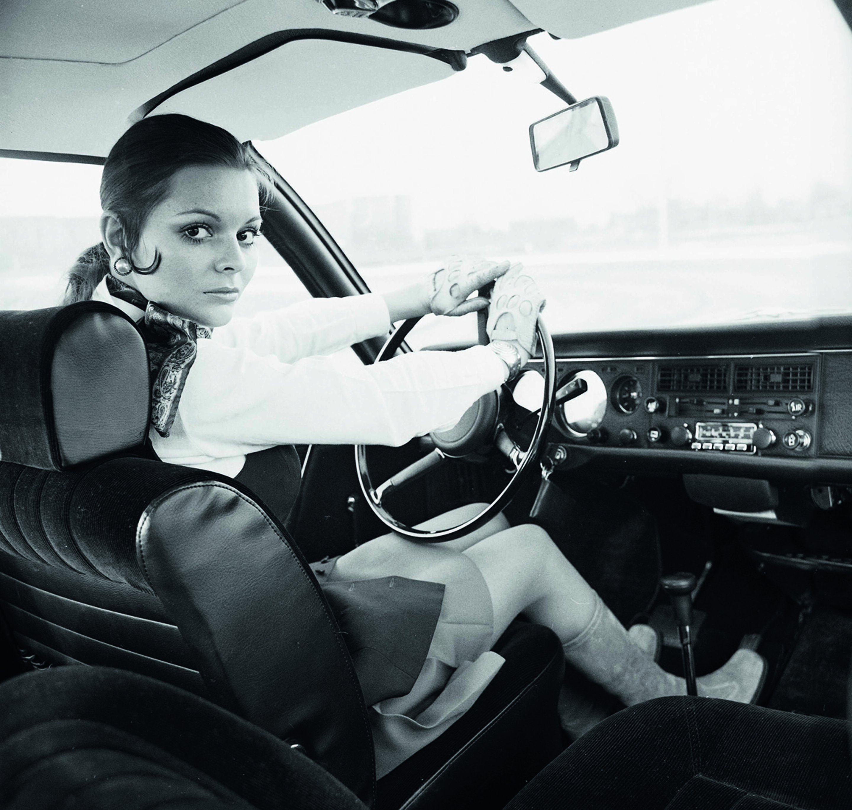 Anniversary magazine History - Youthful - the NSU Ro 80 in the press photography of the time