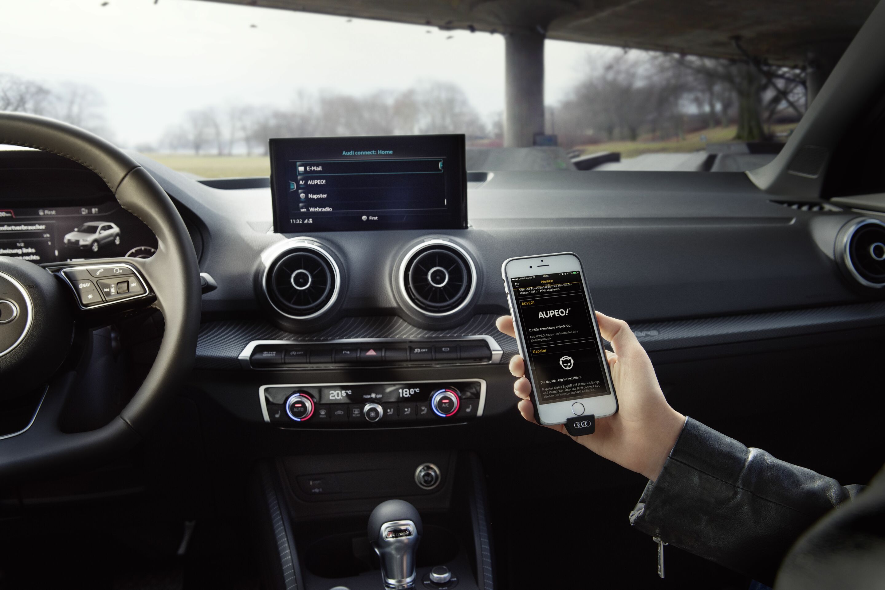 Audi MMI connect App - The Audi MMI connect app offers many other functions via Audi connect services, which can be operated from the on-board MMI system.