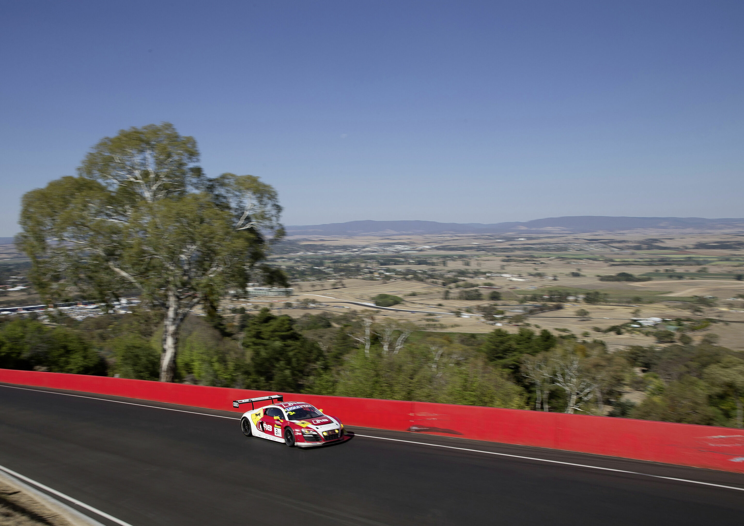 Sieben Audi-Sportwagen beim Abenteuer in „Down Under“ - 12h Bathurst 2014