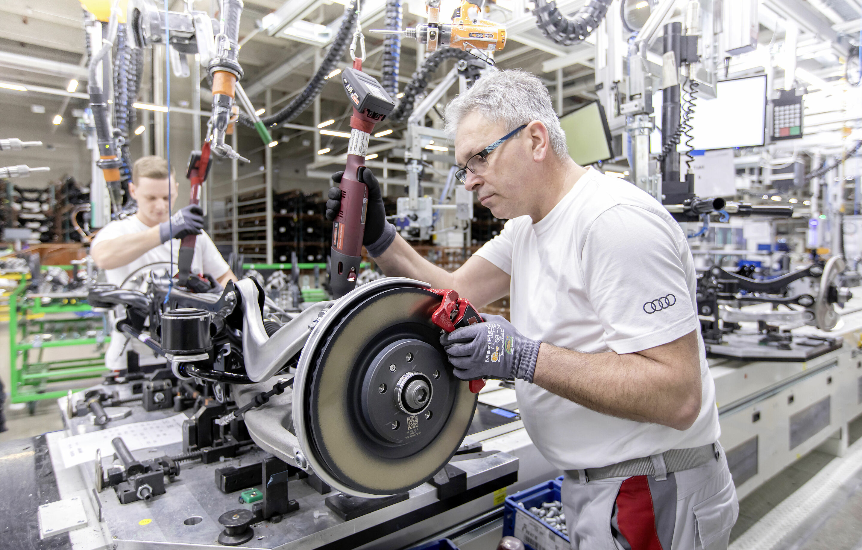 Logistikhalle und Vormontagezentrum (Halle B) im Güterverkehrszentrum (GVZ) Ingolstadt - In der Halle B im Güterverkehrszentrum (GVZ) Ingolstadt sind Logistik und Produktion unter einem Dach – ein Idealfall, um effizienten und nachhaltigen Prozessen gerecht...
