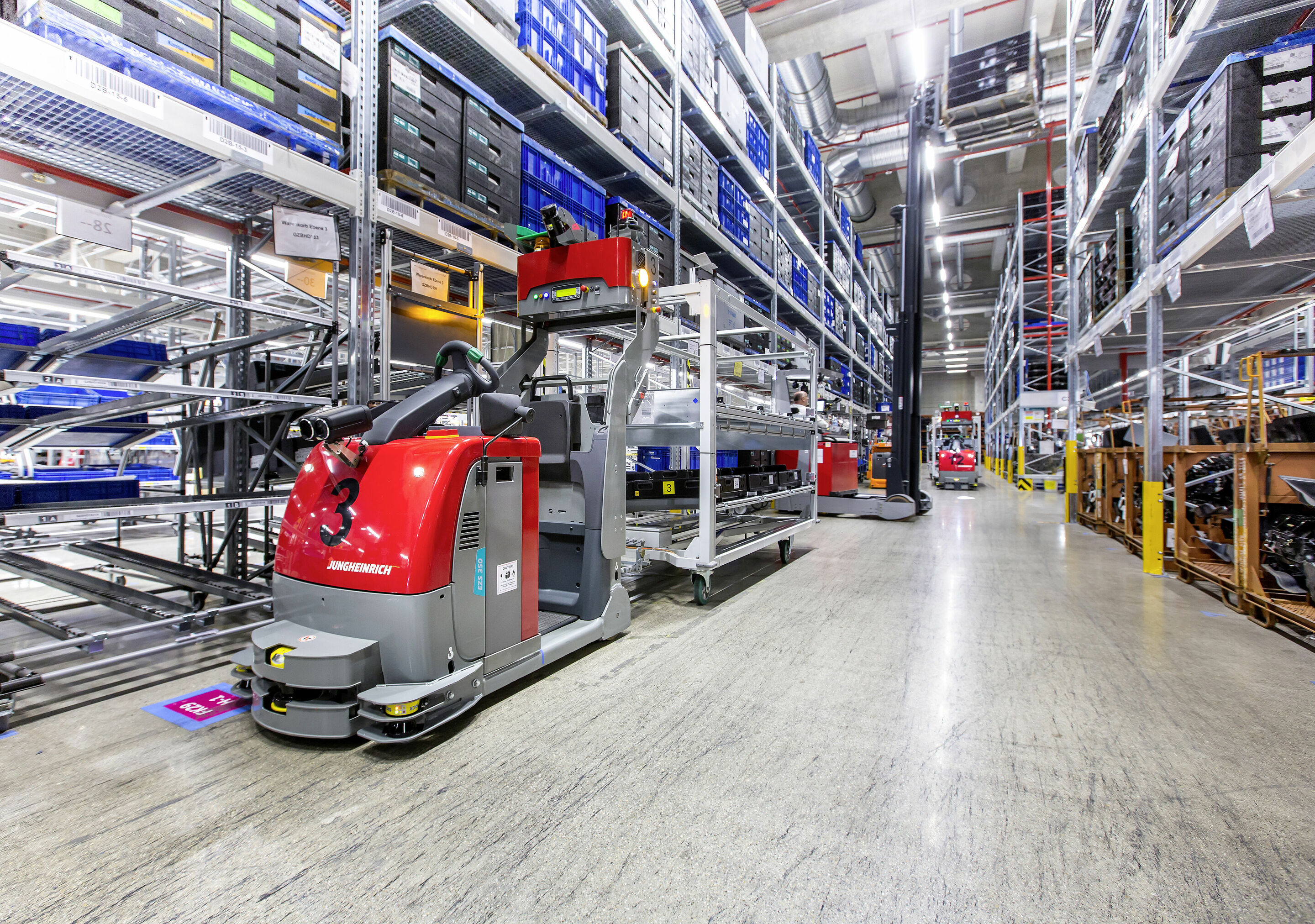 Logistikhalle und Vormontagezentrum (Halle B) im Güterverkehrszentrum (GVZ) Ingolstadt - In der Halle B im Güterverkehrszentrum (GVZ) Ingolstadt sind Logistik und Produktion unter einem Dach – ein Idealfall, um effizienten und nachhaltigen Prozessen gerecht...