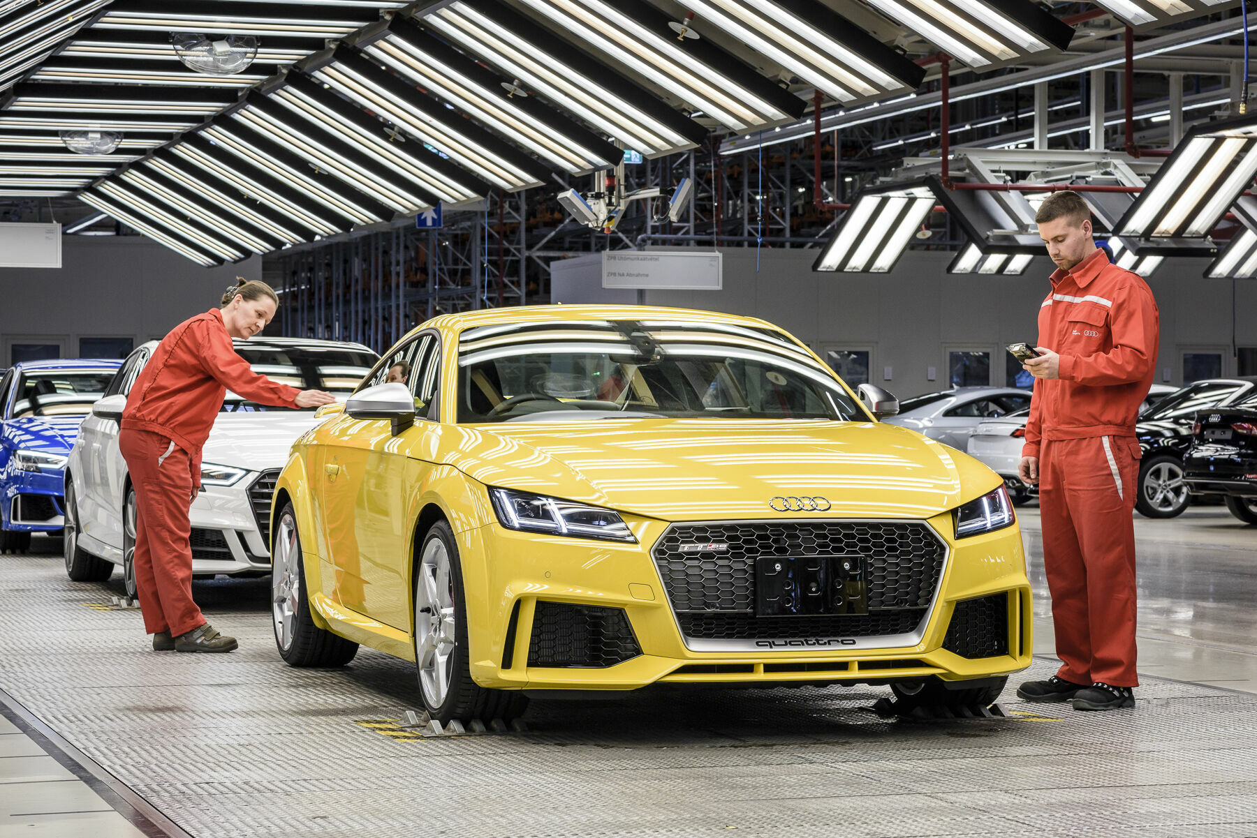 Production Audi TT RS Coupe: assembly - Production Audi TT RS Coupe: assembly