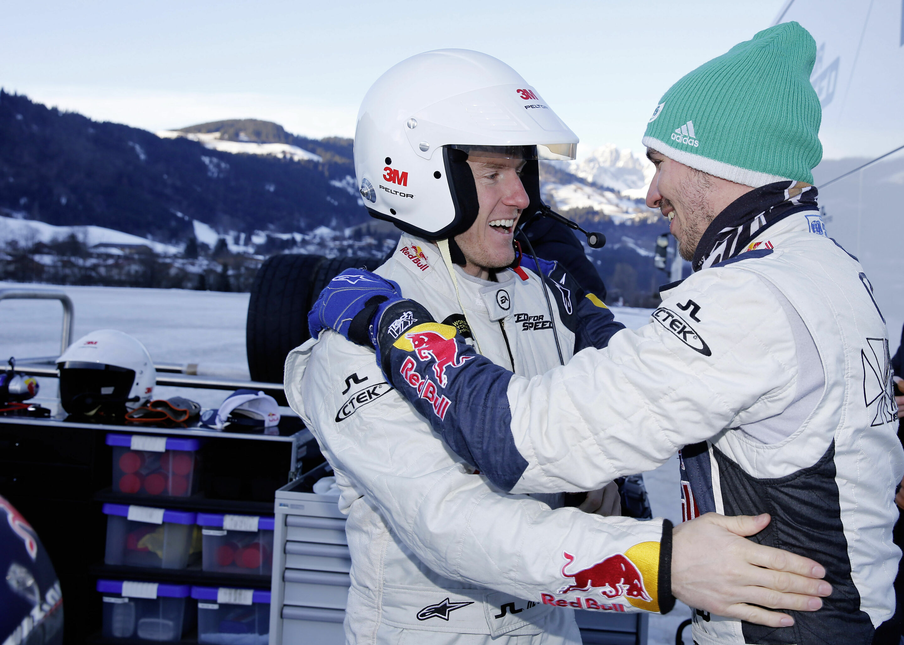 Action-packed diversion at the ‘Home of quattro in Kitzbühel: Ted Ligety (left) and Felix Neureuther