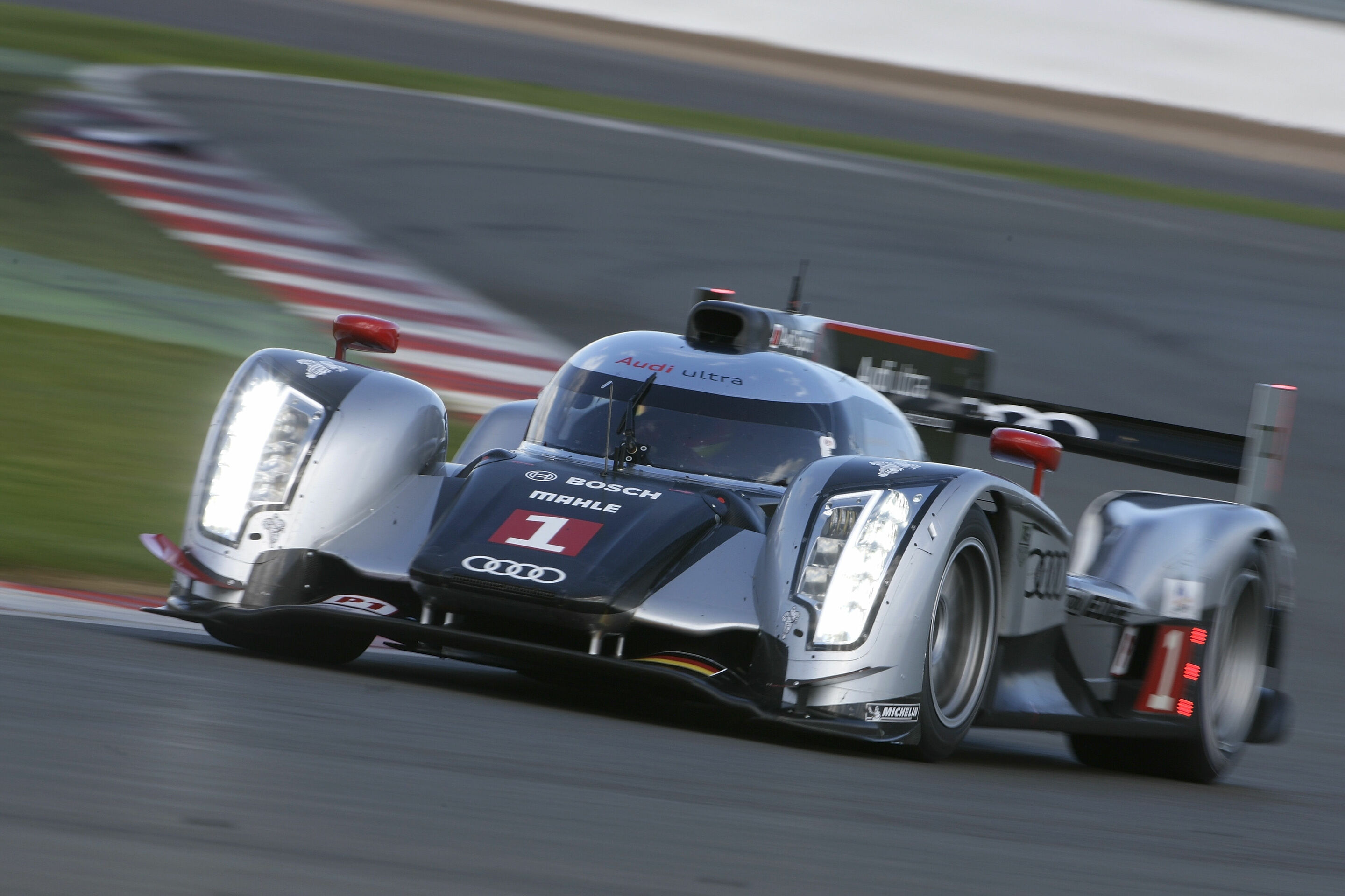 ILMC 2011 - Audi R18 TDI #1 (Audi Sport Team Joest)