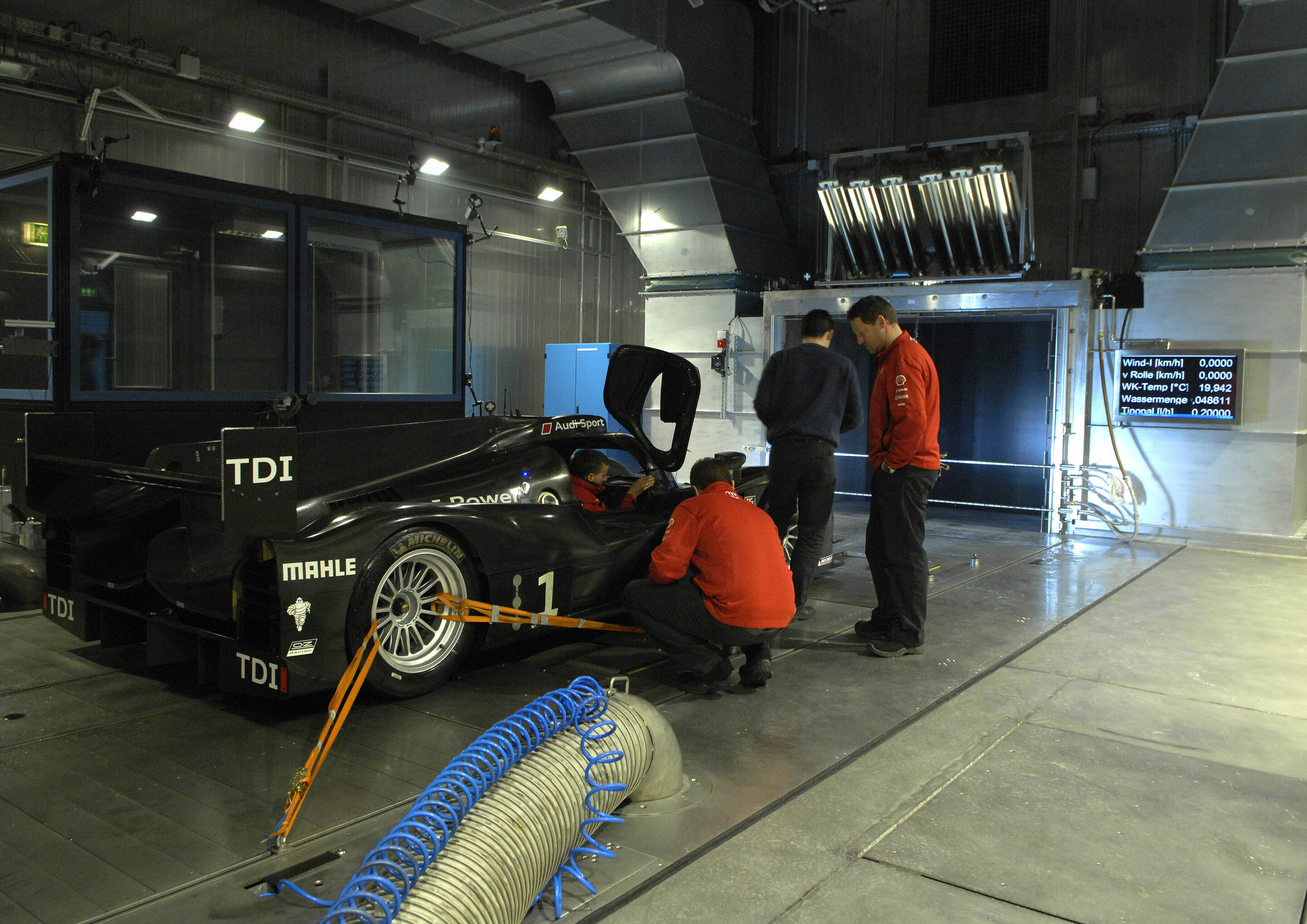 ILMC 2011 - Audi R18 TDI in the climatic wind tunnel