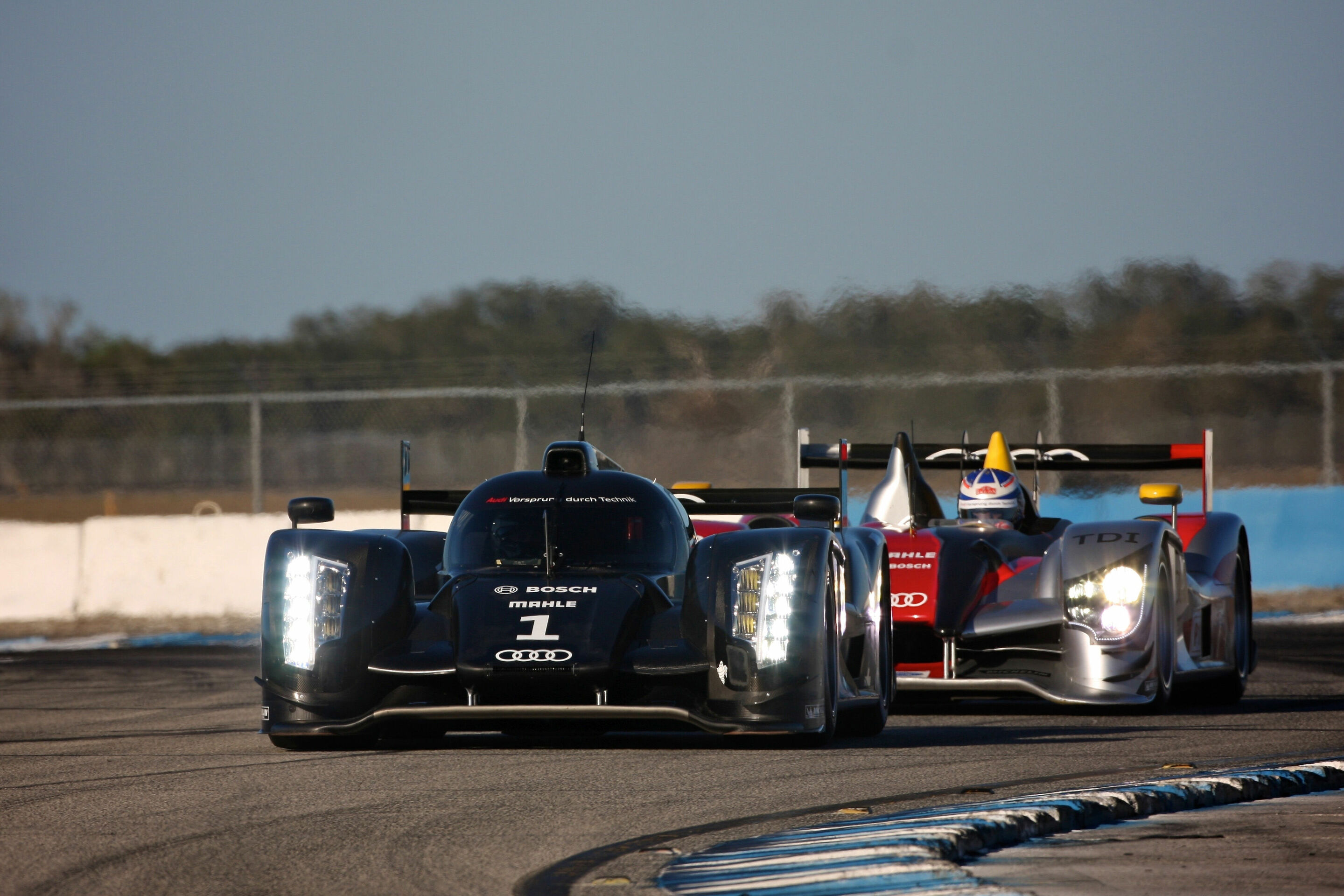 Sebring Test 2011 - Audi R18 und Audi R15 TDI bei Testfahrten in Sebring