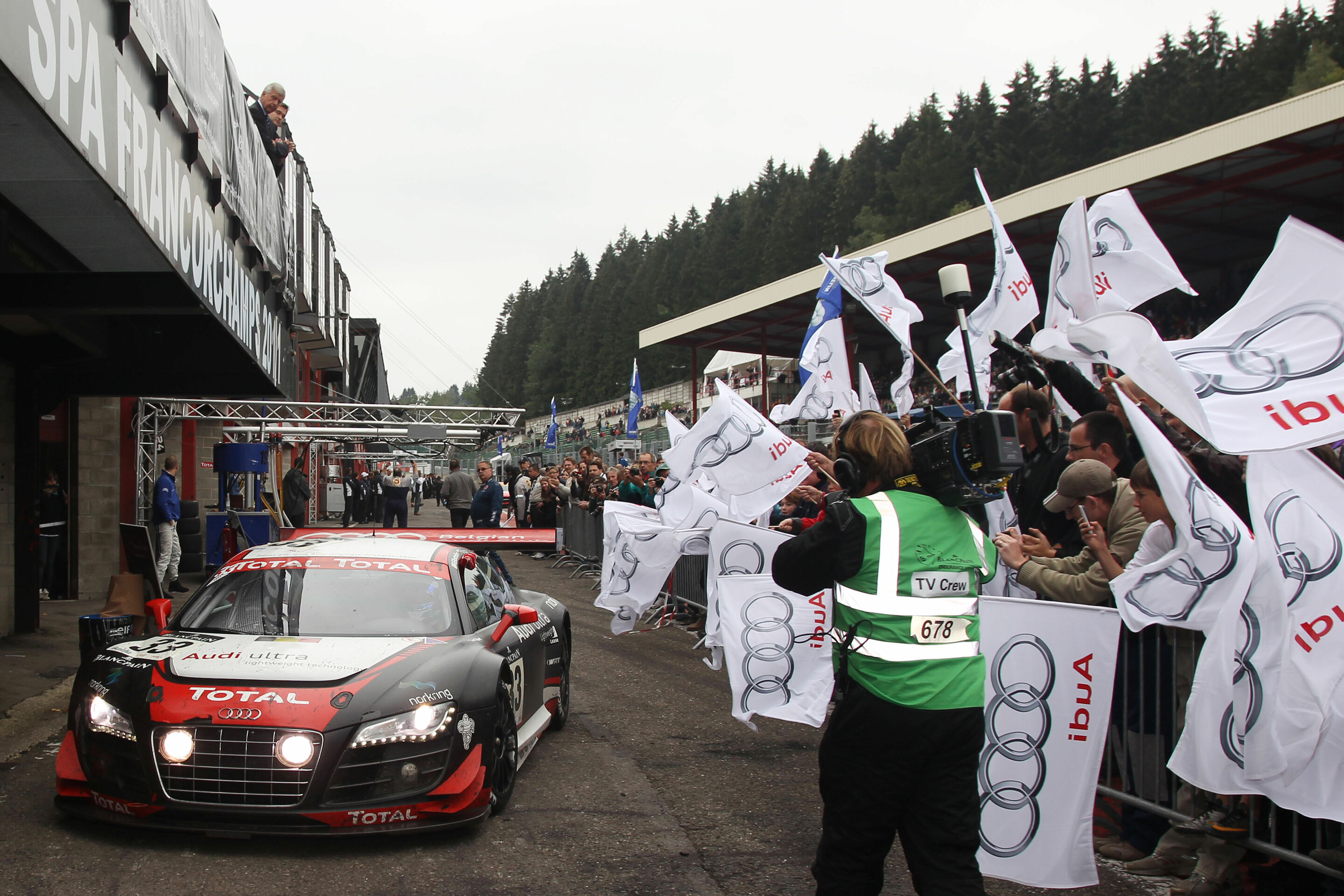 24h Spa 2011 - Audi R8 LMS #33 (Audi Sport Team WRT)