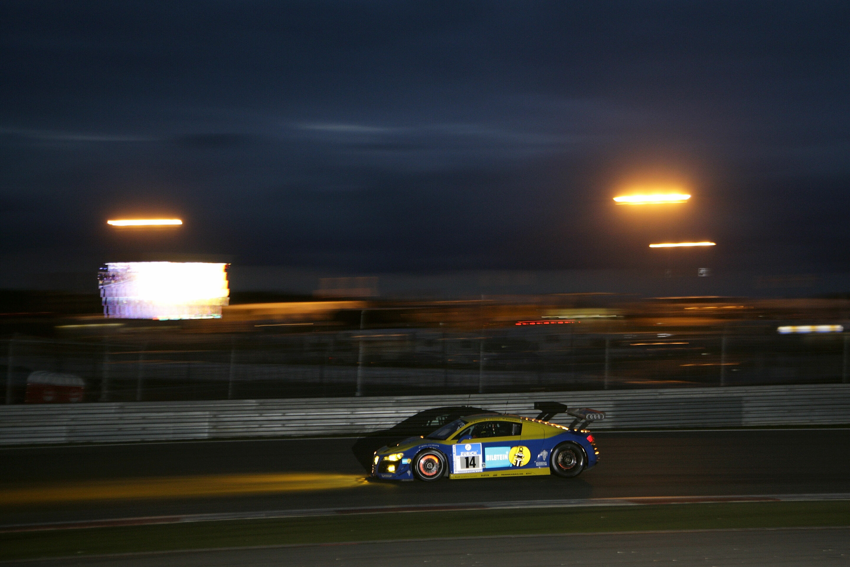 24h Nürburgring 2011 - Audi R8 LMS #14 (Audi Sport Team Phoenix)