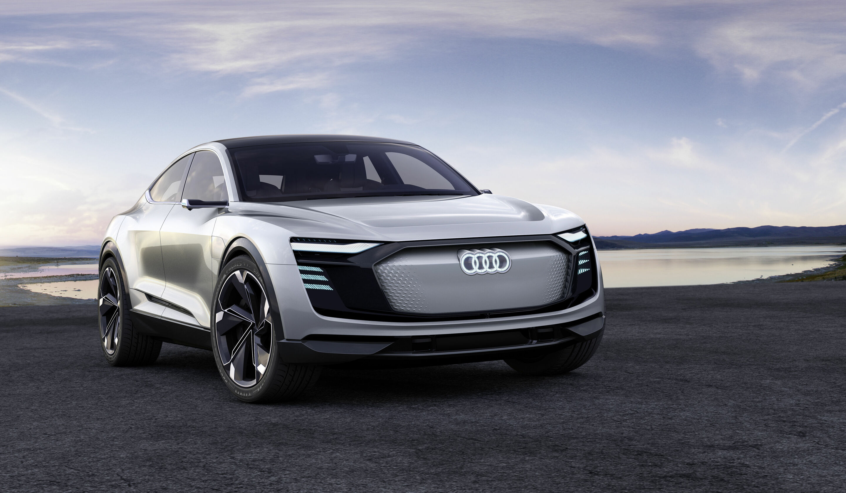 Audi e-tron Sportback concept (2017) - Standaufnahme, Farbe Luxsilber