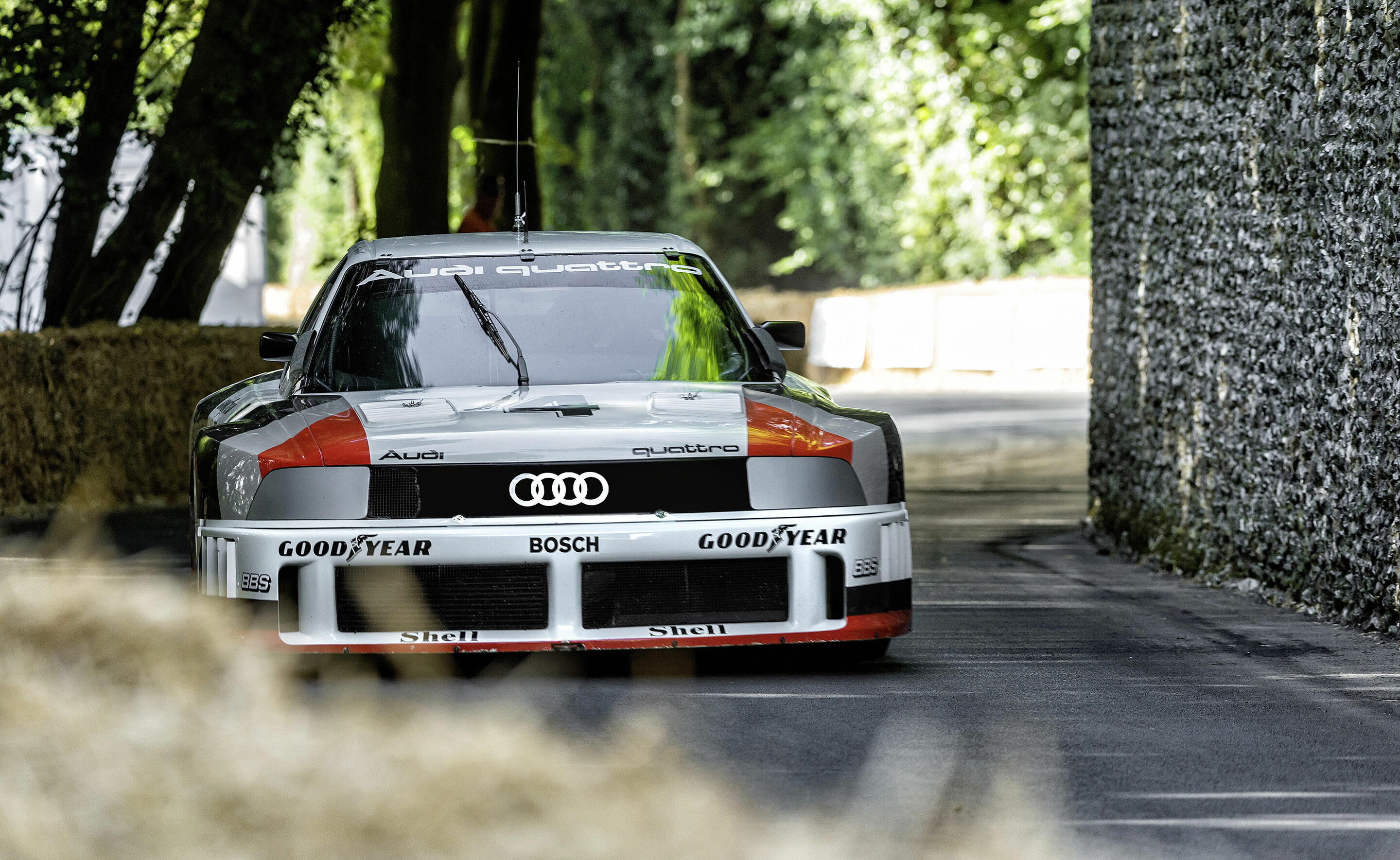Goodwood Festival of Speed - Um die Mauer am Ende der Strecke in Goodwood kann es eng werden: Kein Problem für André Lotterer im Audi 90 quattro IMSA GTO.