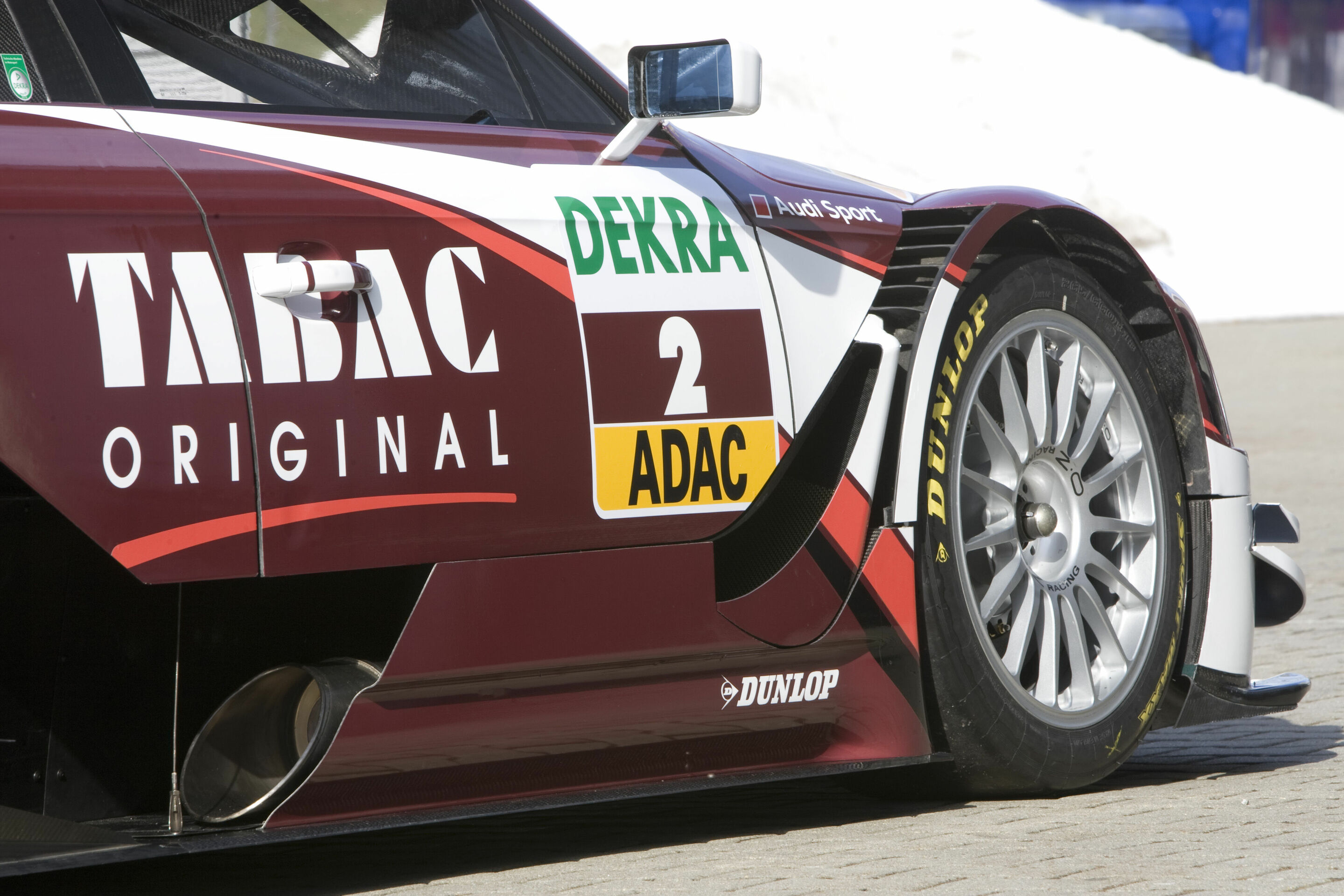 DTM 2010 - Tabac Original Audi A4 DTM #2 (Audi Sport Team Abt Sportsline), Oliver Jarvis