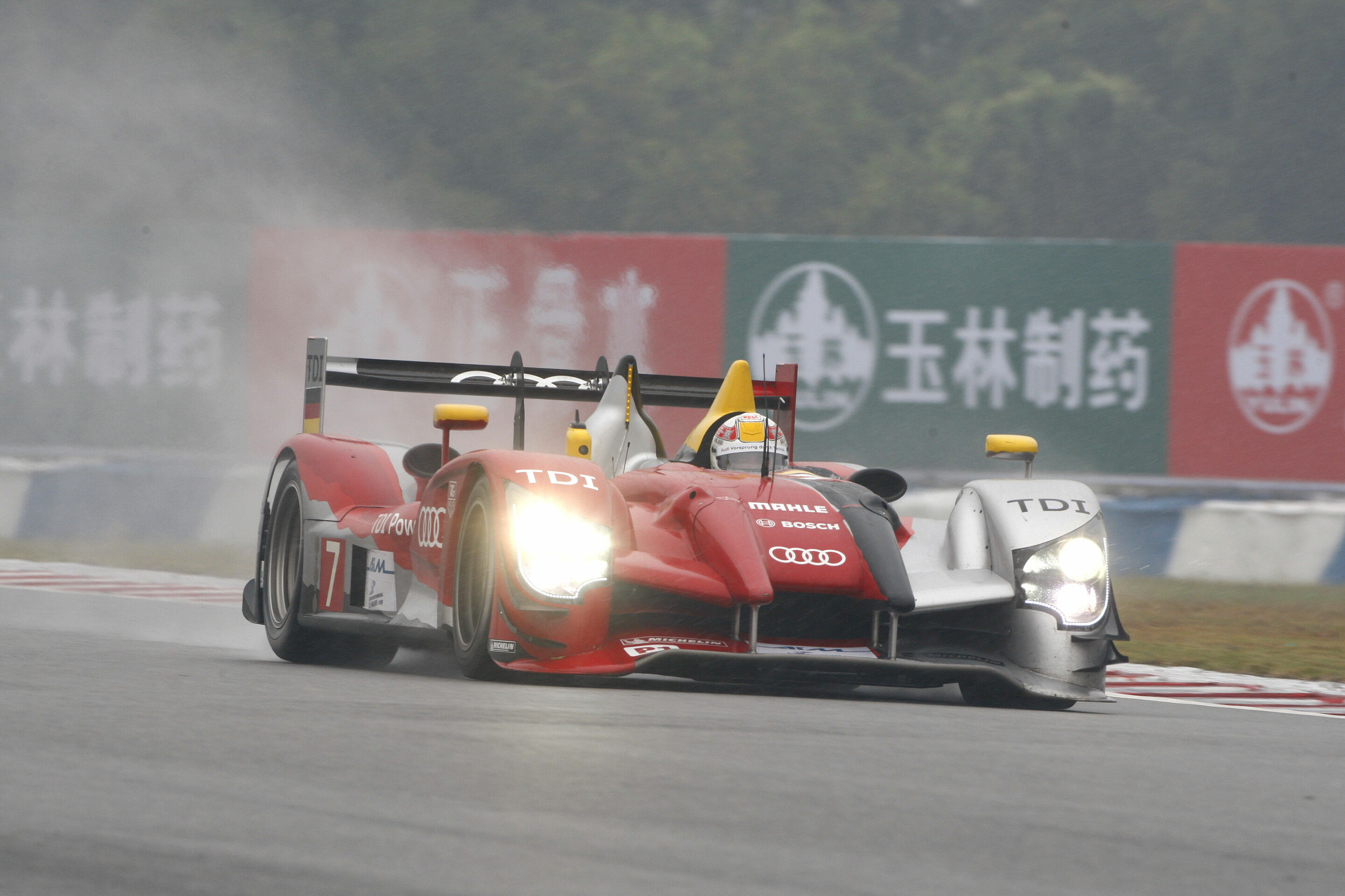 ILMC 2010 - Audi R15 TDI #7 (Audi Sport Team Joest), Tom Kristensen
