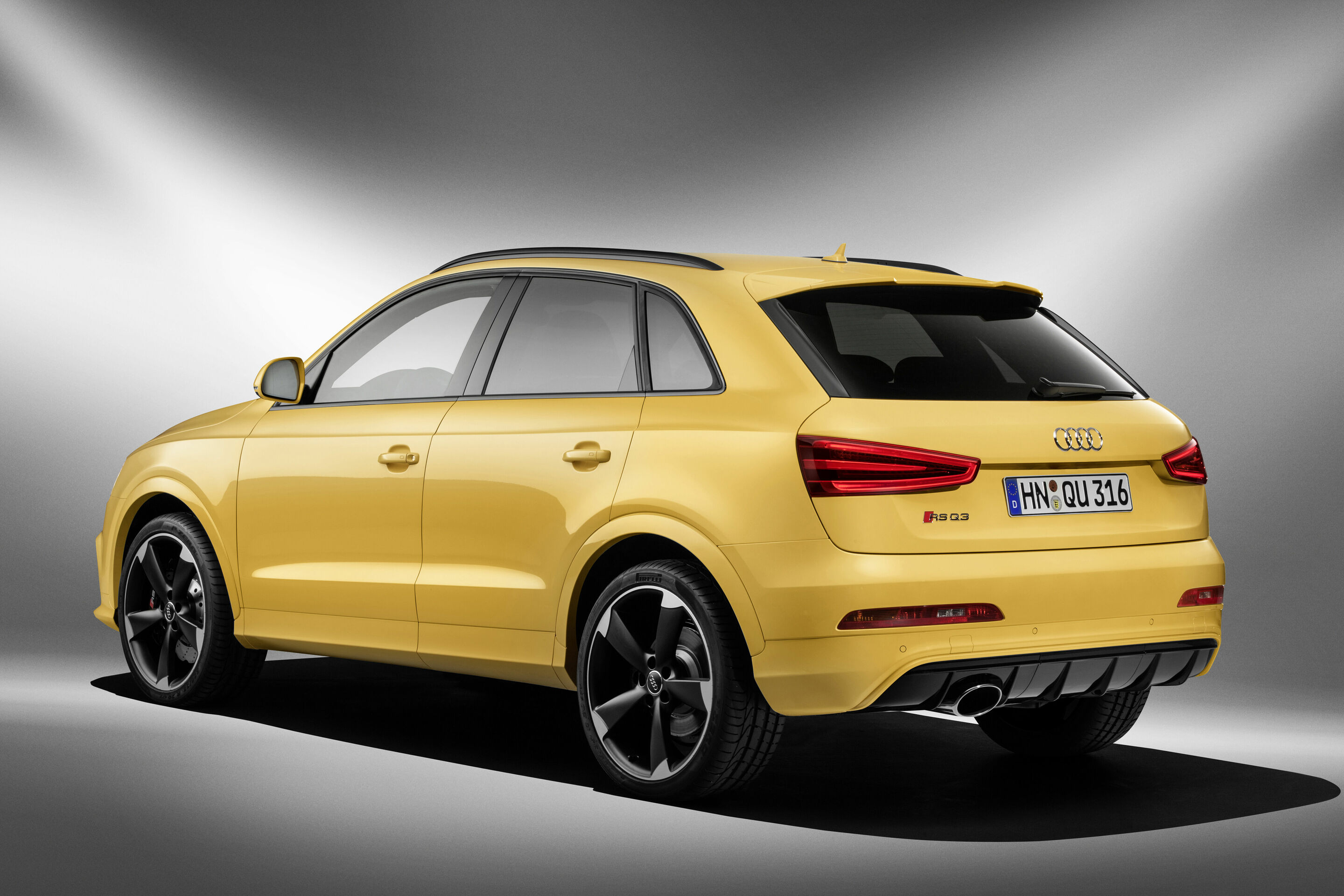 Audi RS Q3 - Standaufnahme

Farbe: Imolagelb