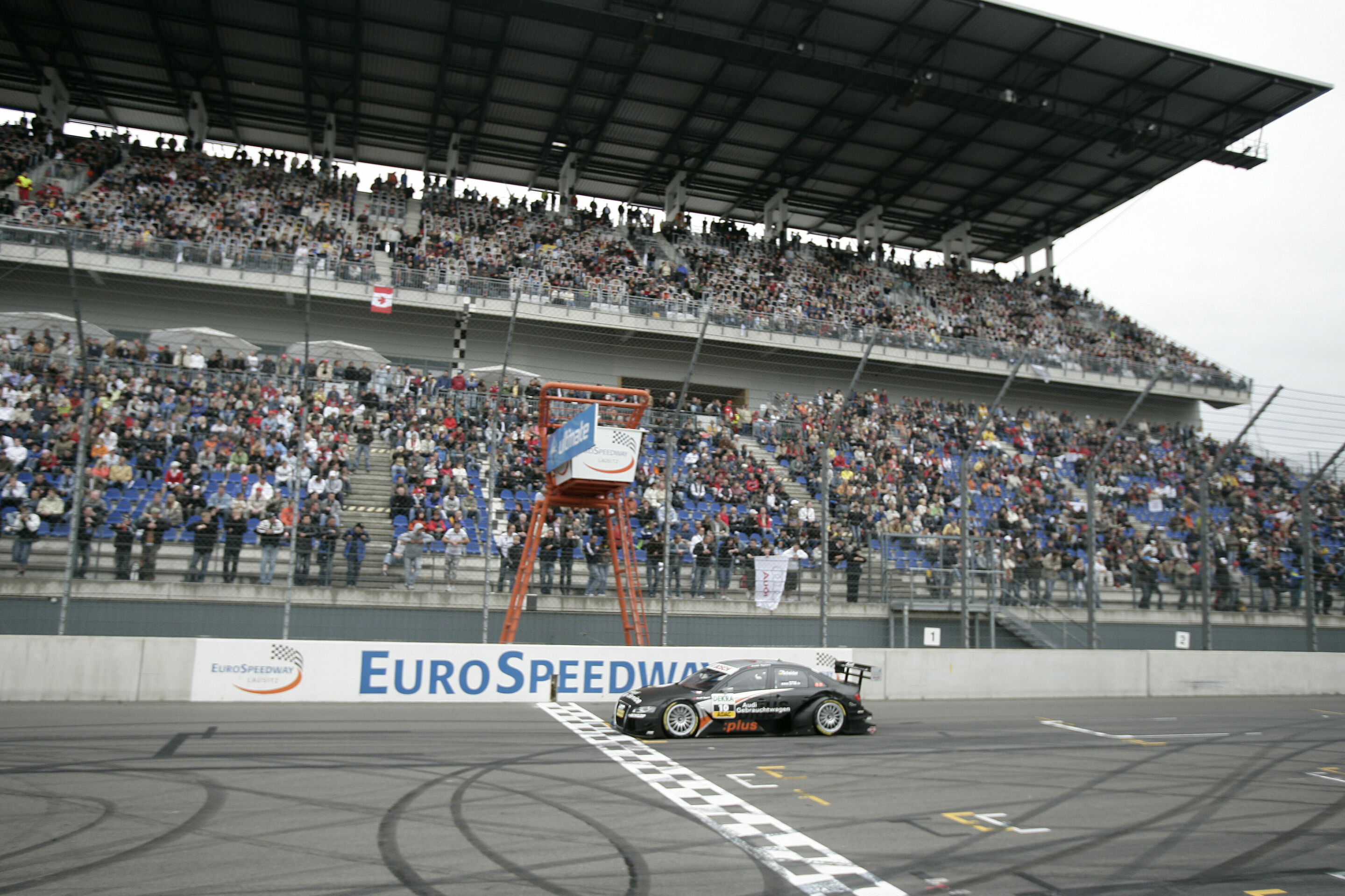 DTM 2008 - Gebrauchtwagen:plus/Top Service Audi A4 DTM #10 (Audi Sport Team Abt Sportsline), Timo Scheider