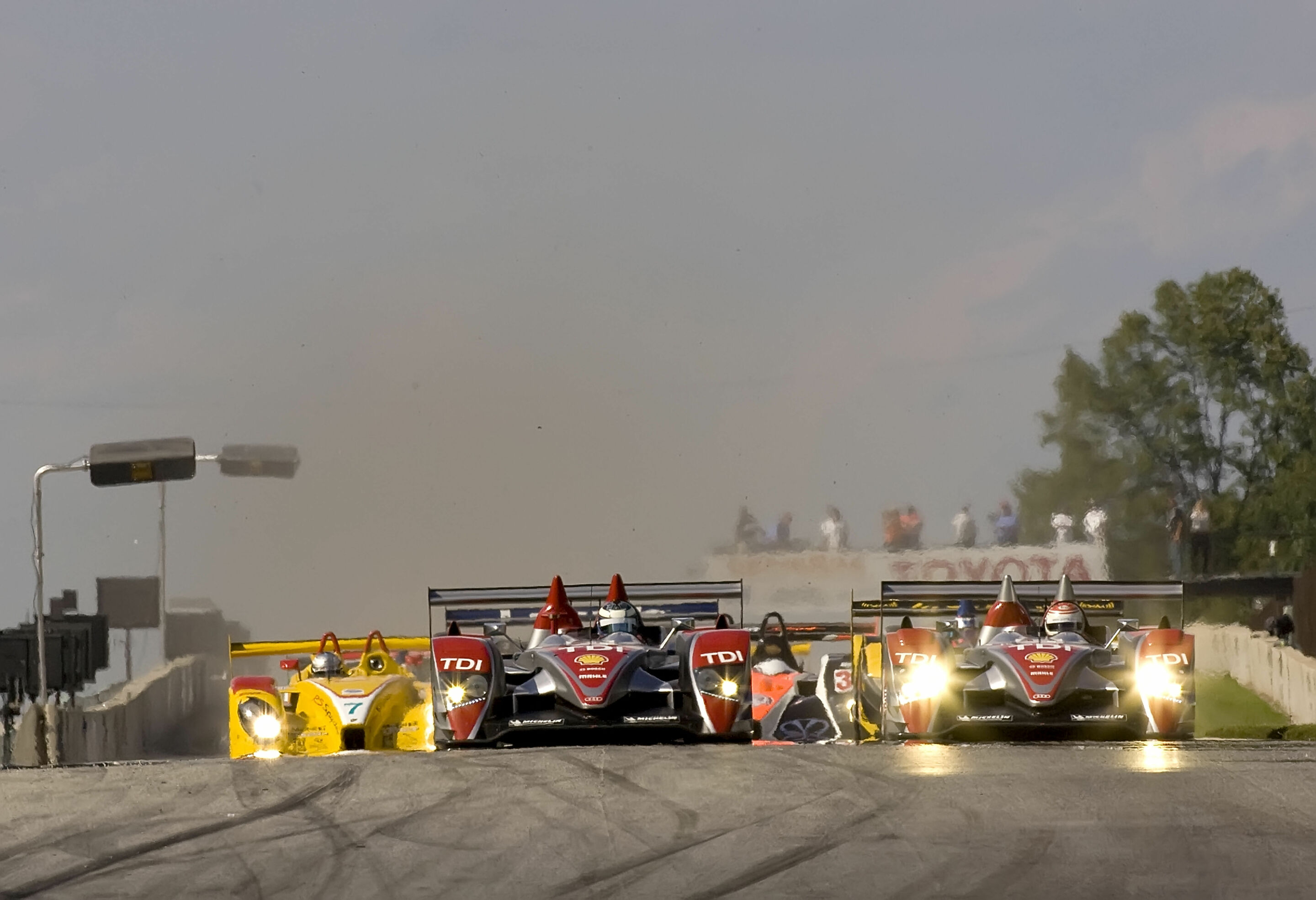ALMS 2008 - Lucas Luhr vor Emanuele Pirro