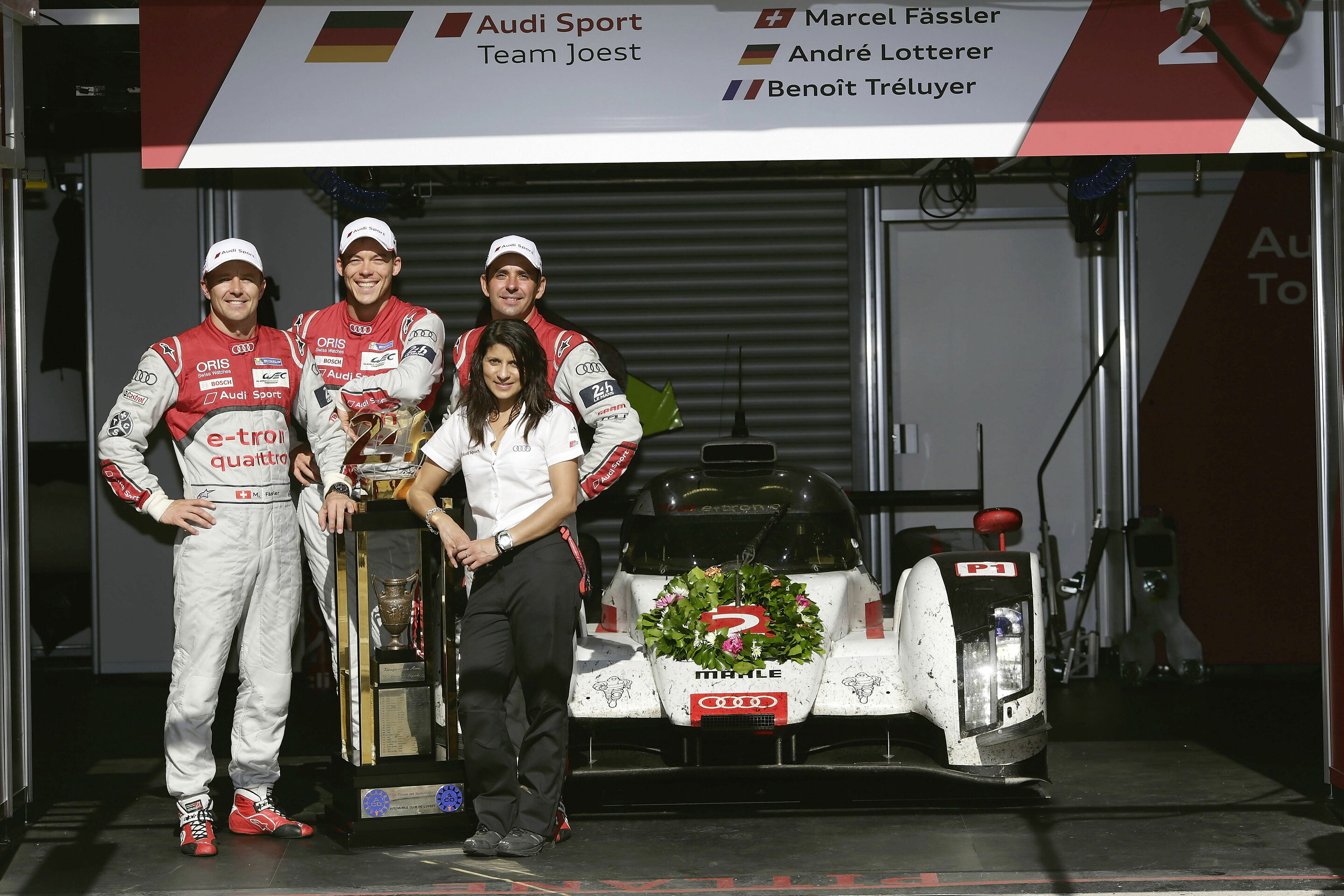 Fakten zum 13. Le-Mans-Sieg von Audi - Der aktuelle Audi R18 e-tron quattro hat bei seinem Le-Mans-Sieg 22 Prozent weniger Kraftstoff verbraucht als sein Vorgänger im Jahr 2013. Damit hat Audi die Maßstäbe wieder höher gelegt.