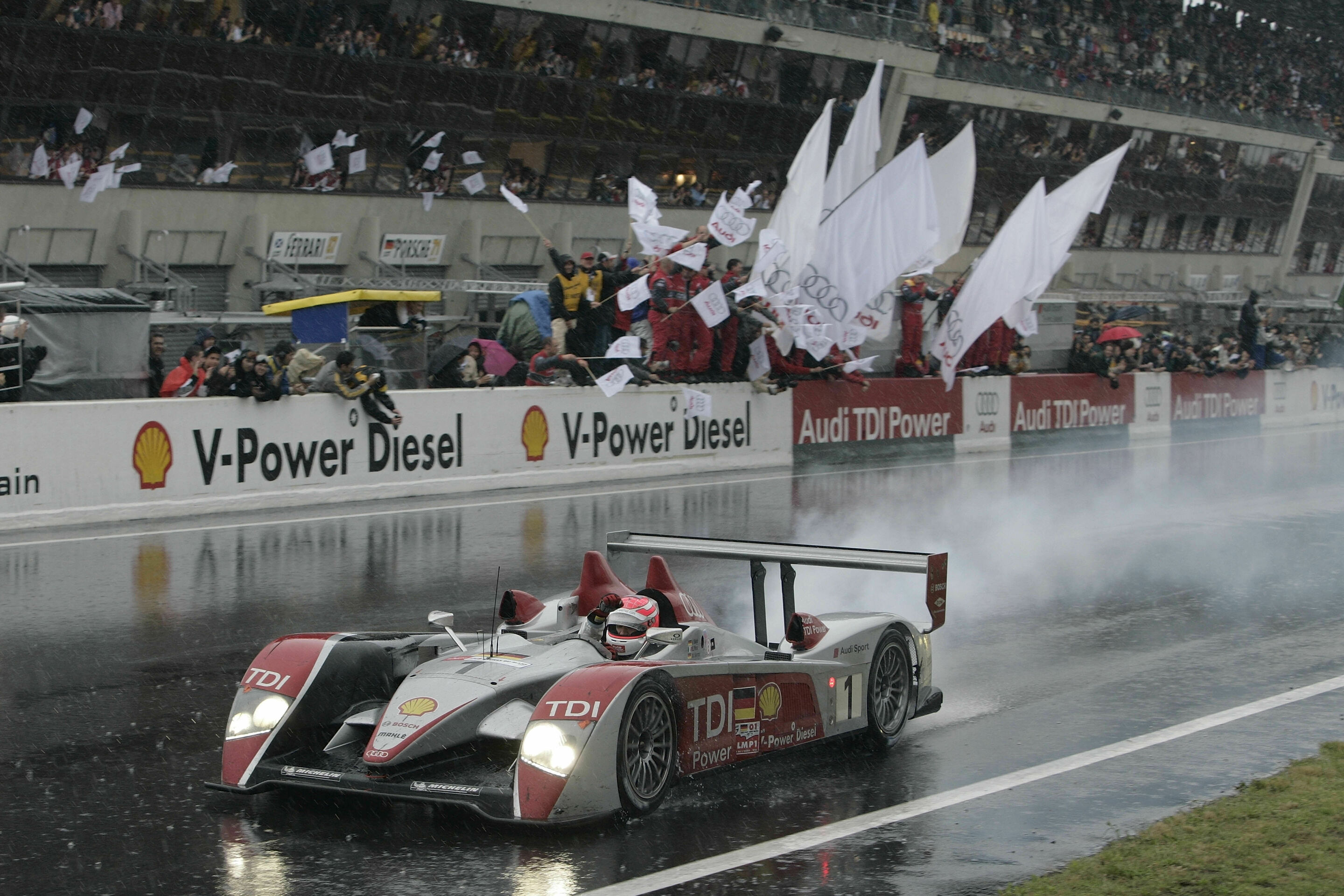 Le Mans 2007 - Audi R10 TDI #1 (Audi Sport Team Joest), Marco Werner im Ziel