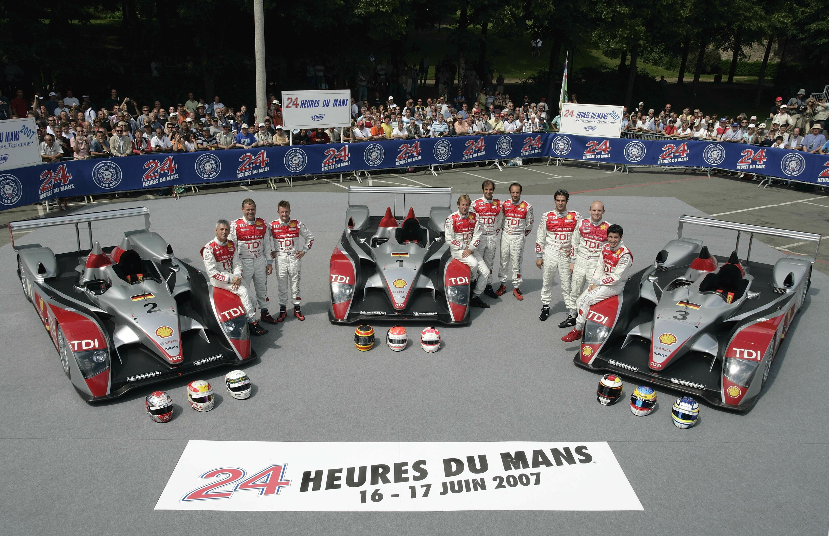 Le Mans 2007 - Das Audi Le Mans-Team bei der Technischen Abnahme