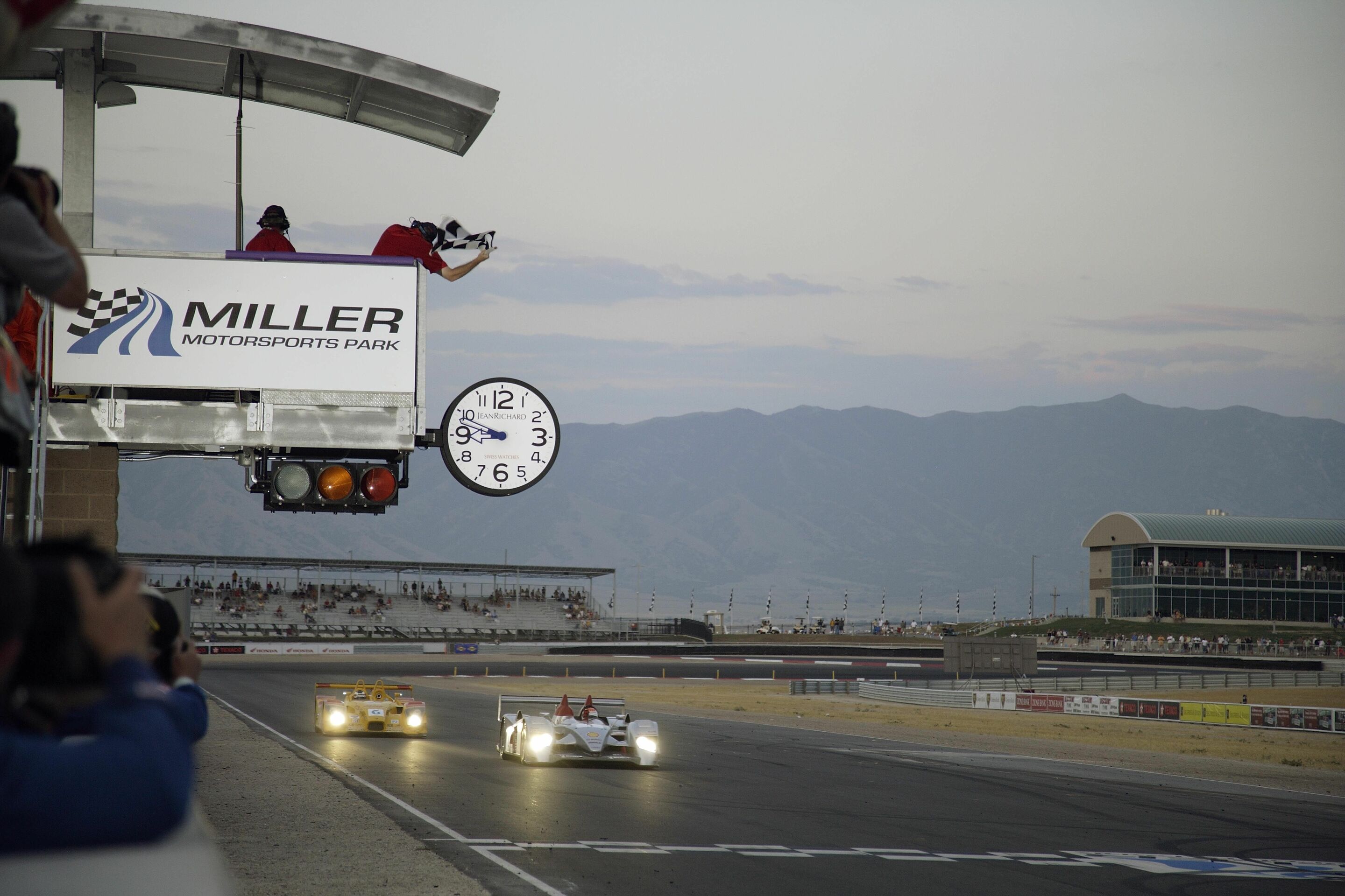 ALMS 2006 - Emanuele Pirro bei der Zieldurchfahrt in Salt Lake City 2006