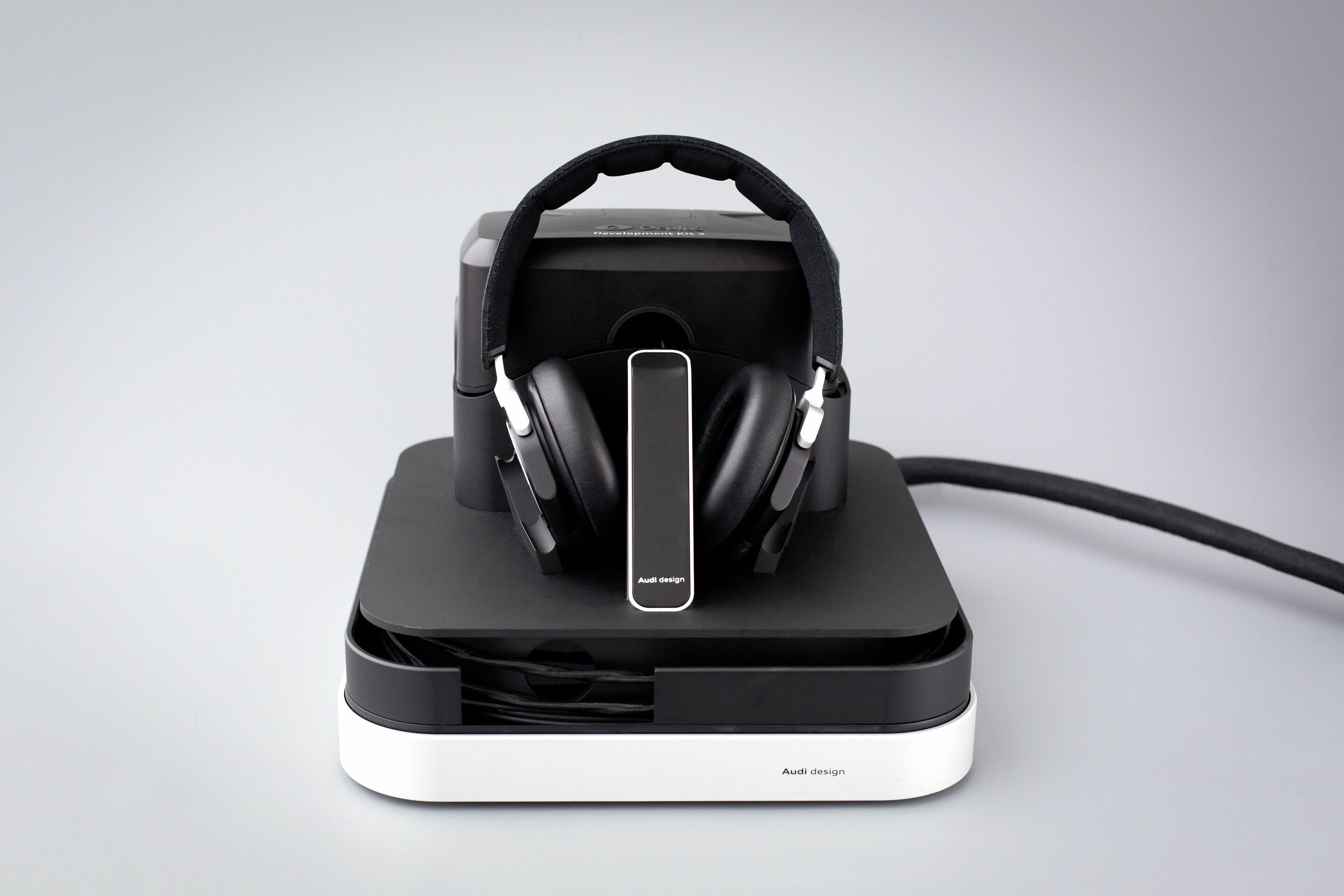 Audi VR experience: the dealership in a briefcase - The Audi VR experience gives customers the opportunity to configure their preferred car at the dealership through virtual reality headsets and experience it in a unprecedentedly realistic way. The headset...