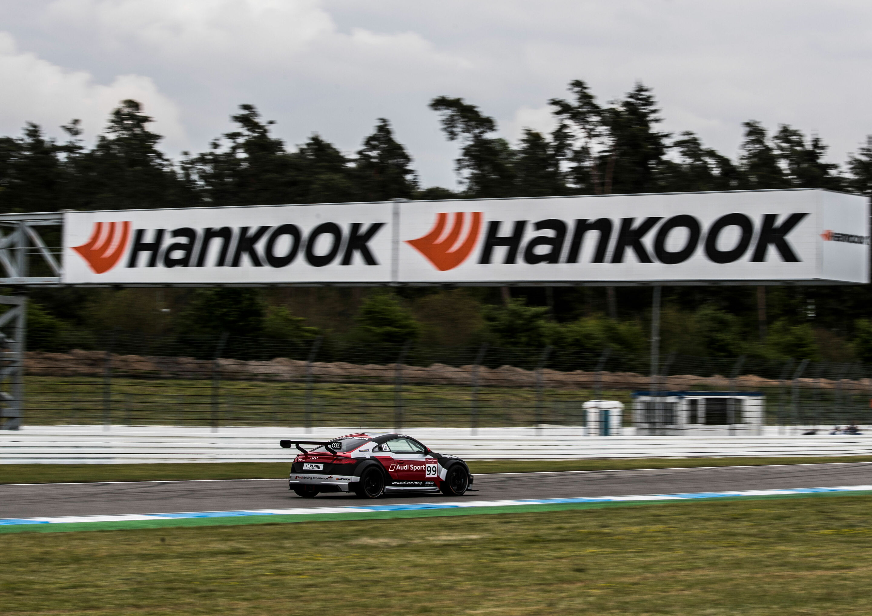 Audi Sport TT Cup Hockenheim 1 2017 - Audi TT cup #99 James Taylor