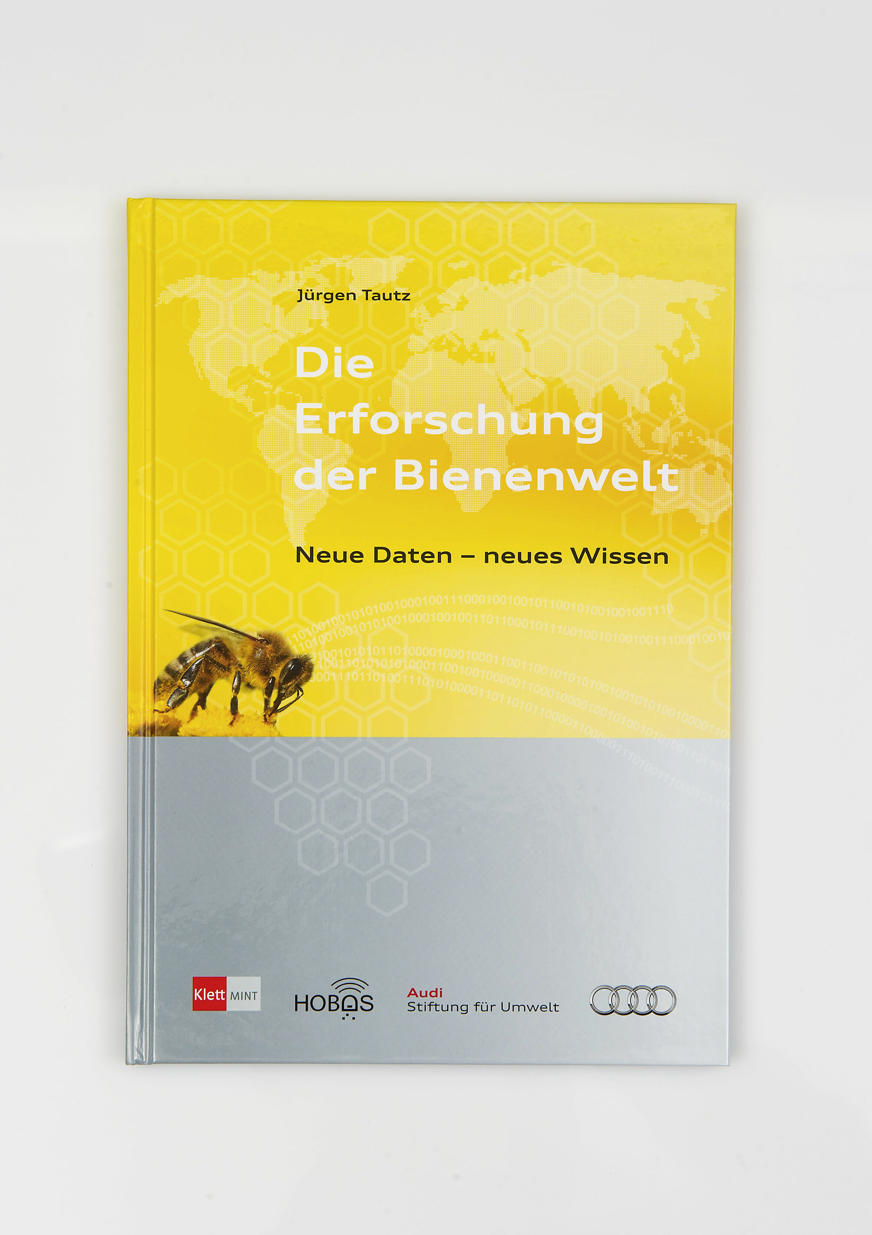 Audi-Umweltstiftung veröffentlicht Bienenbuch - Fragen rund um die Honigbiene beantworten die Audi Stiftung für Umwelt GmbH und der Bienenforscher Prof. Jürgen Tautz in ihrem jetzt veröffentlichten Buch „Die Erforschung der Bienenwelt“. Es beleuchtet...