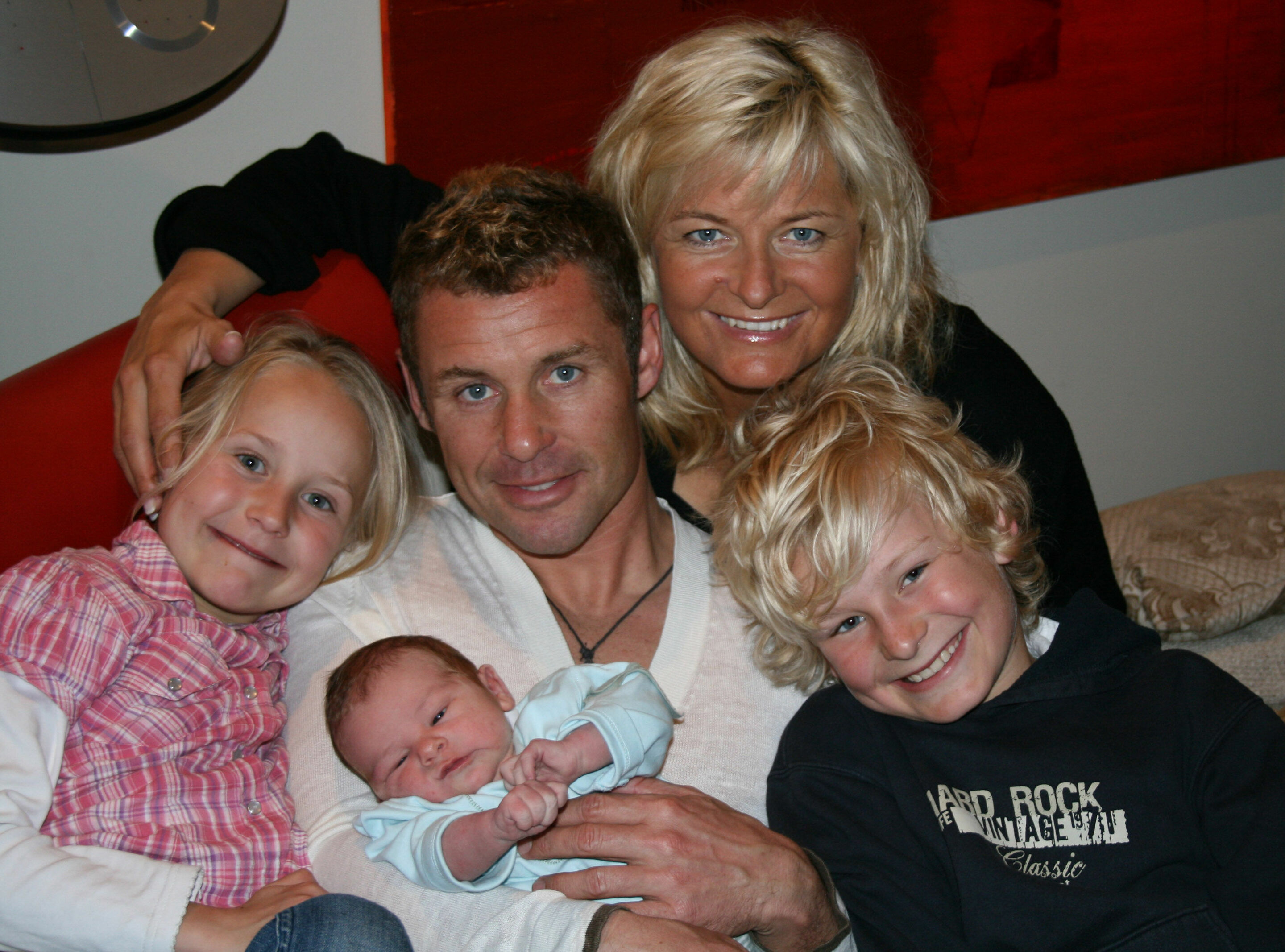 DTM 2007 - Tom Kristensen und seine Lebensgefährtin Hanne mit Tochter Carla Malou, Sohn Oliver und Baby Oswald