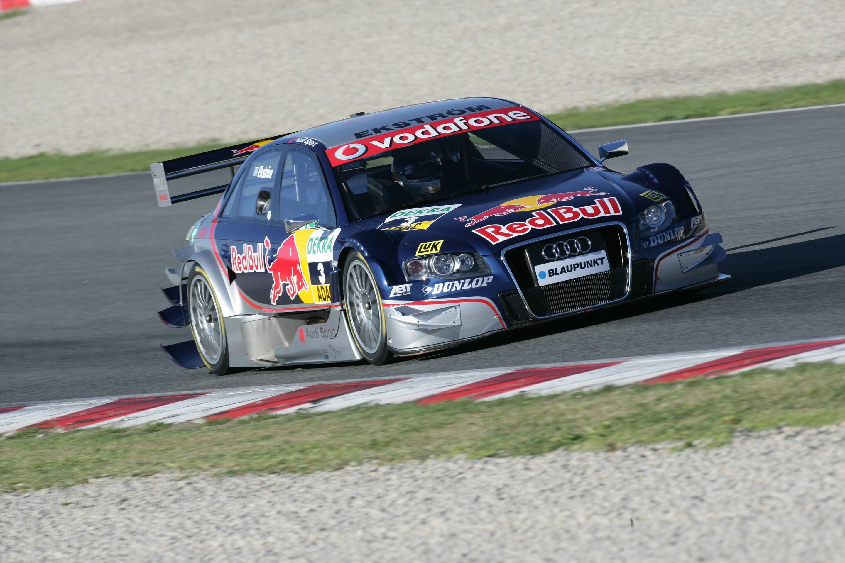 DTM 2007 - Mattias Ekström in the Audi A4 DTM during tests at Barcelona