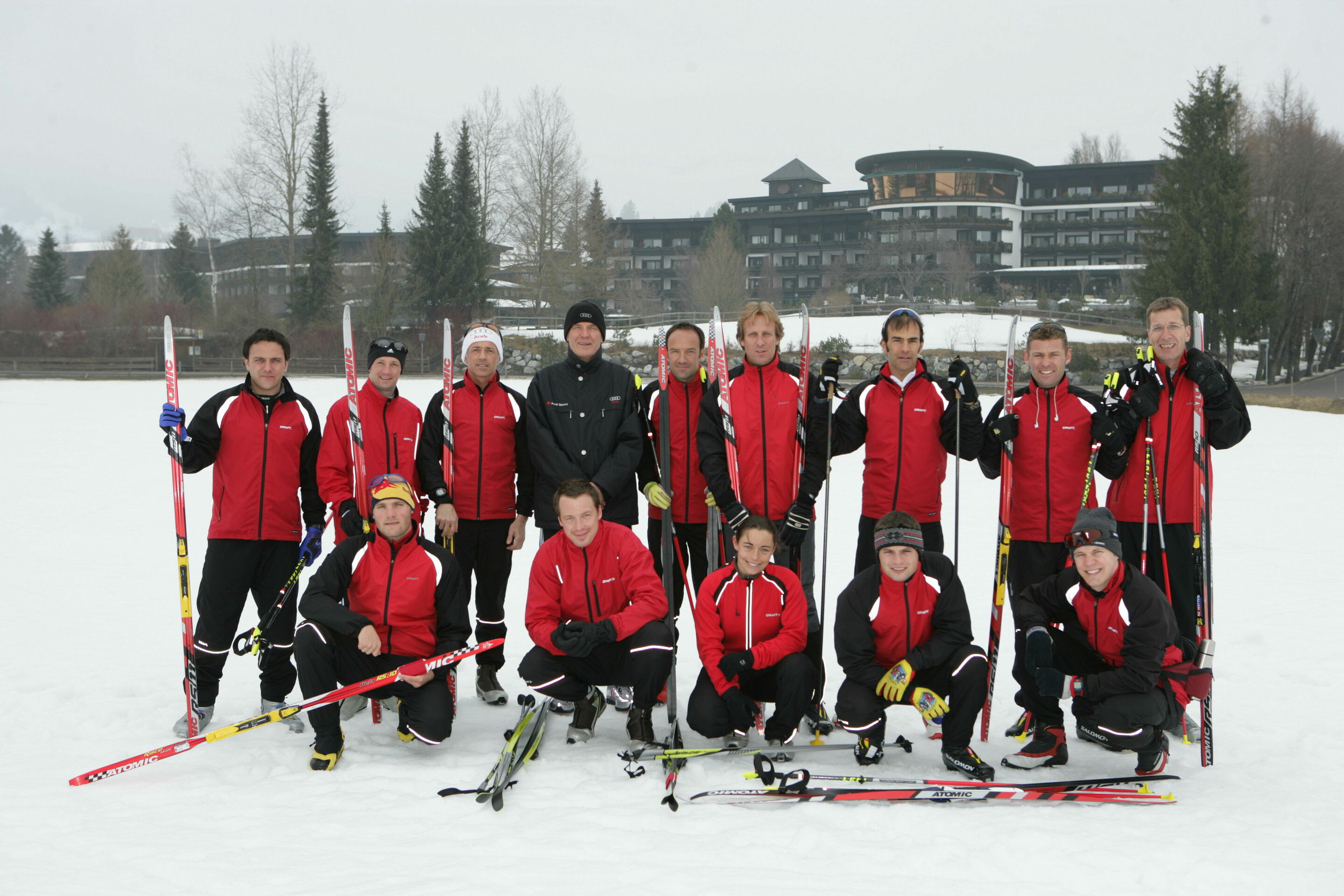 Fitness - Die Audi Mannschaft 2006: Christian Abt, Allan McNish, Dindo Capello, Dr. Wolfgang Ullrich, Marco Werner, Frank Biela, Emanuele Pirro, Tom Kristensen, Ralf Jüttner (oben von links), Martin Tomczyk, Frank Stippler, Vanina Ickx, Pierre Kaffer,...