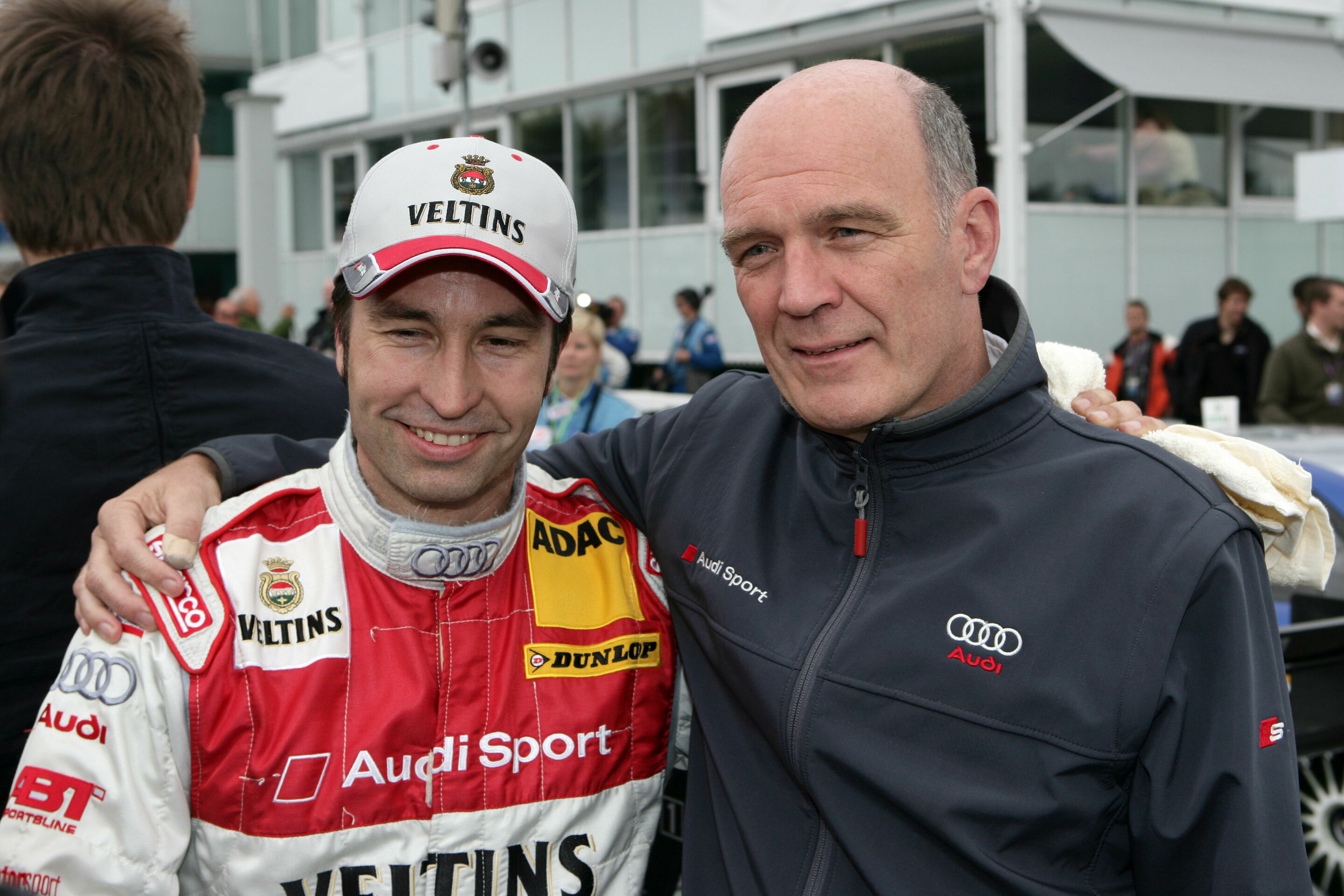 DTM 2006 - Audi Motorsportchef Dr. Wolfgang Ullrich (rechts) mit Heinz-Harald Frentzen