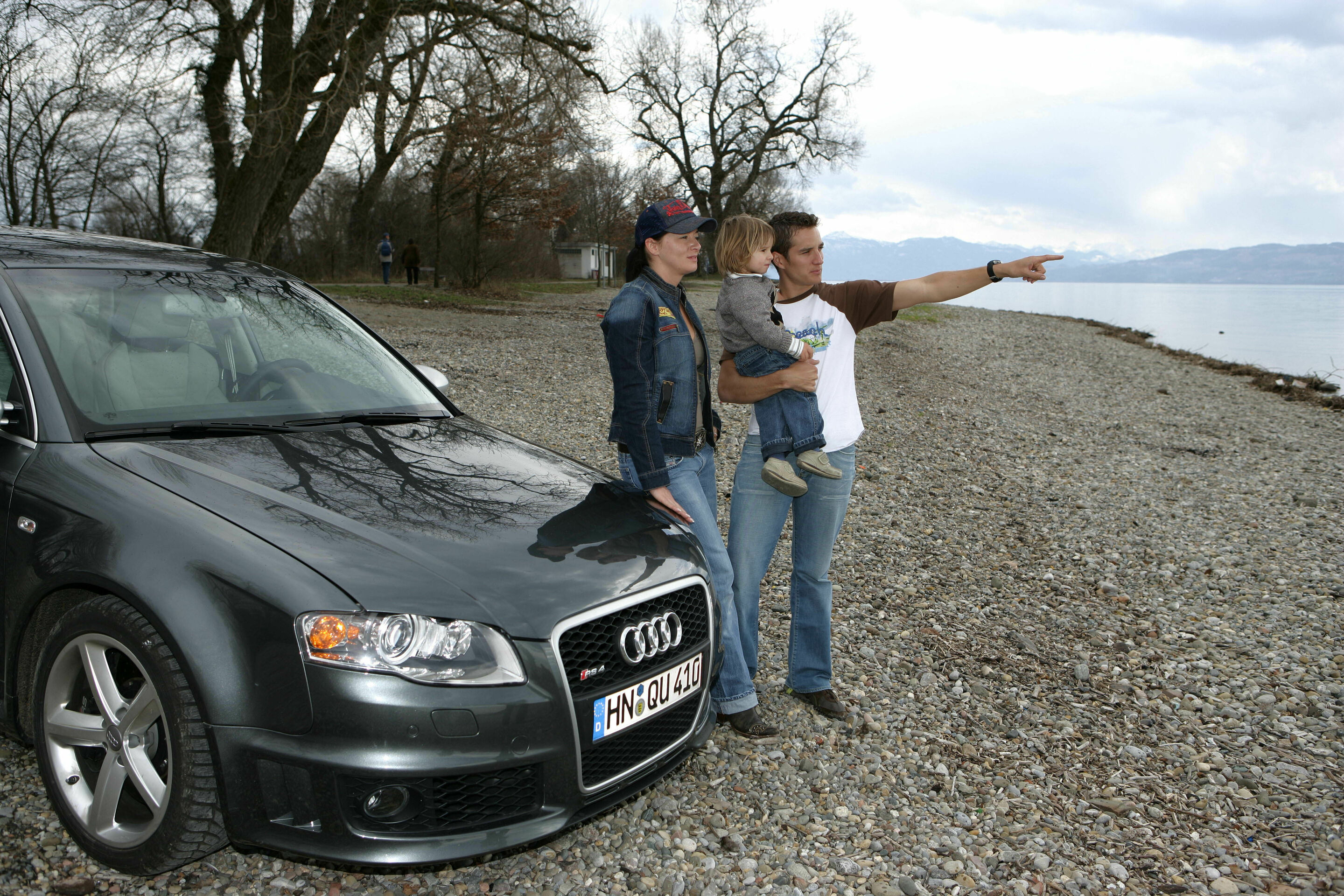 DTM 2006 - Timo Scheider mit Lebensgefährtin Jasmin Rubatto und Sohn Loris am Bodensee