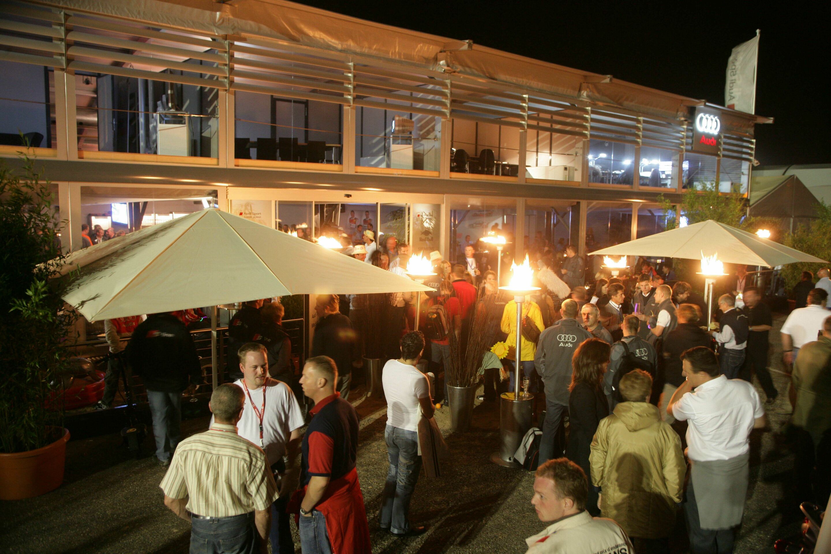 DTM 2005 - Die Audi Team & Media Hospitality als Beach Club