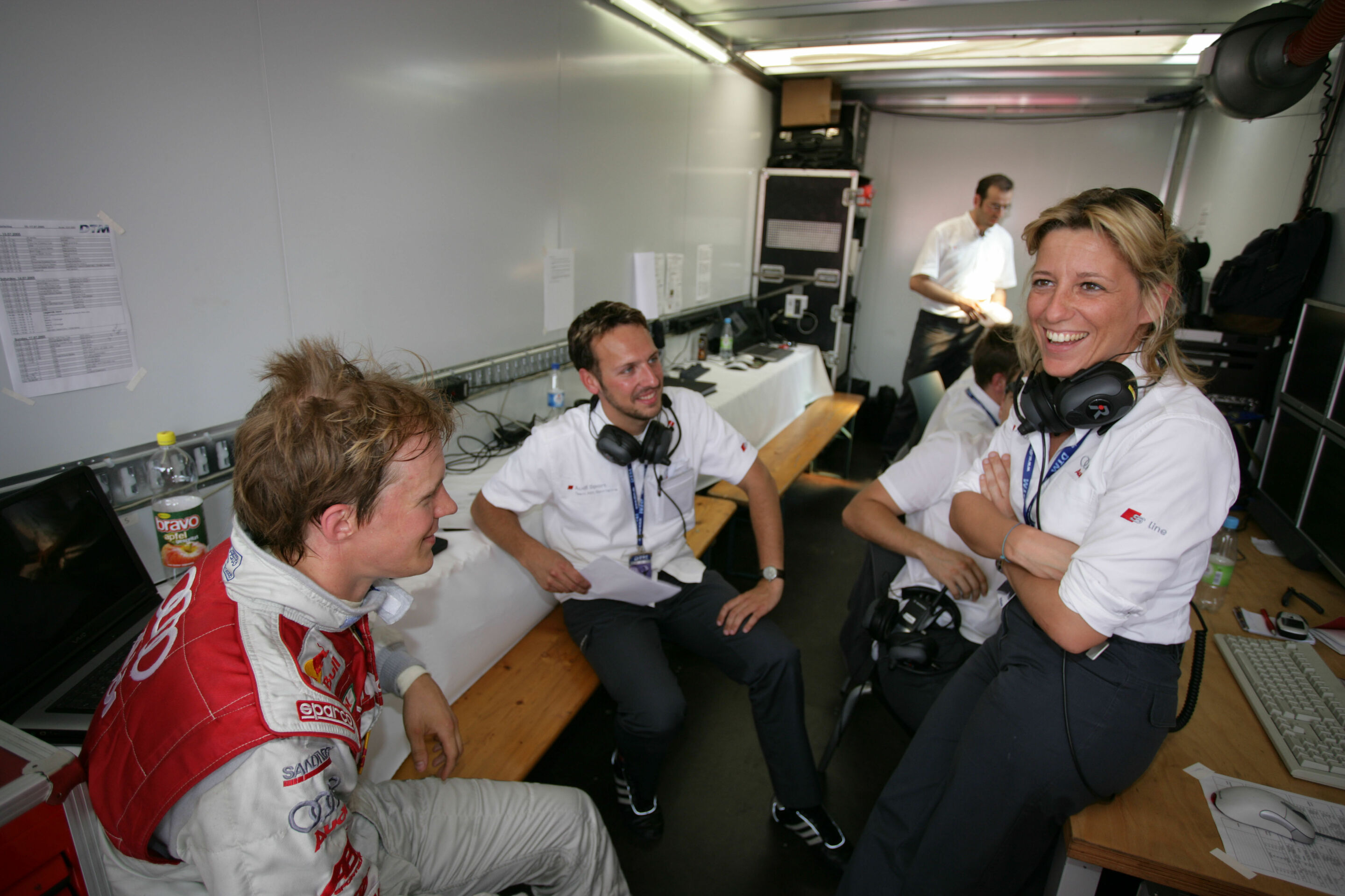 DTM 2005 - Dr. Lucia Conconi mit Mattias Ekström und Alexander Stehlig