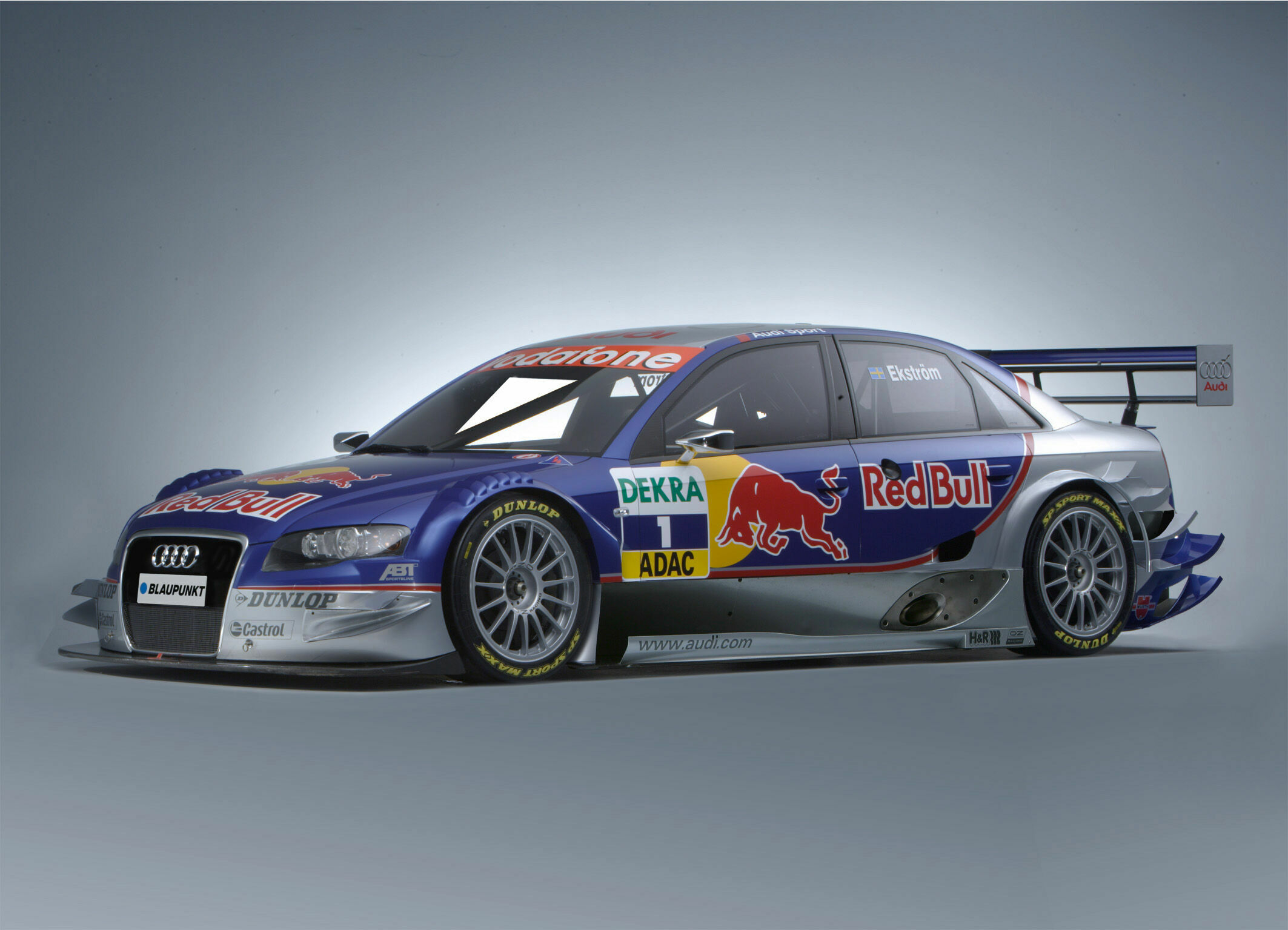 DTM 2005 - Audi A4 DTM im Design von Red Bull (Mattias Ekström/Martin Tomczyk)
