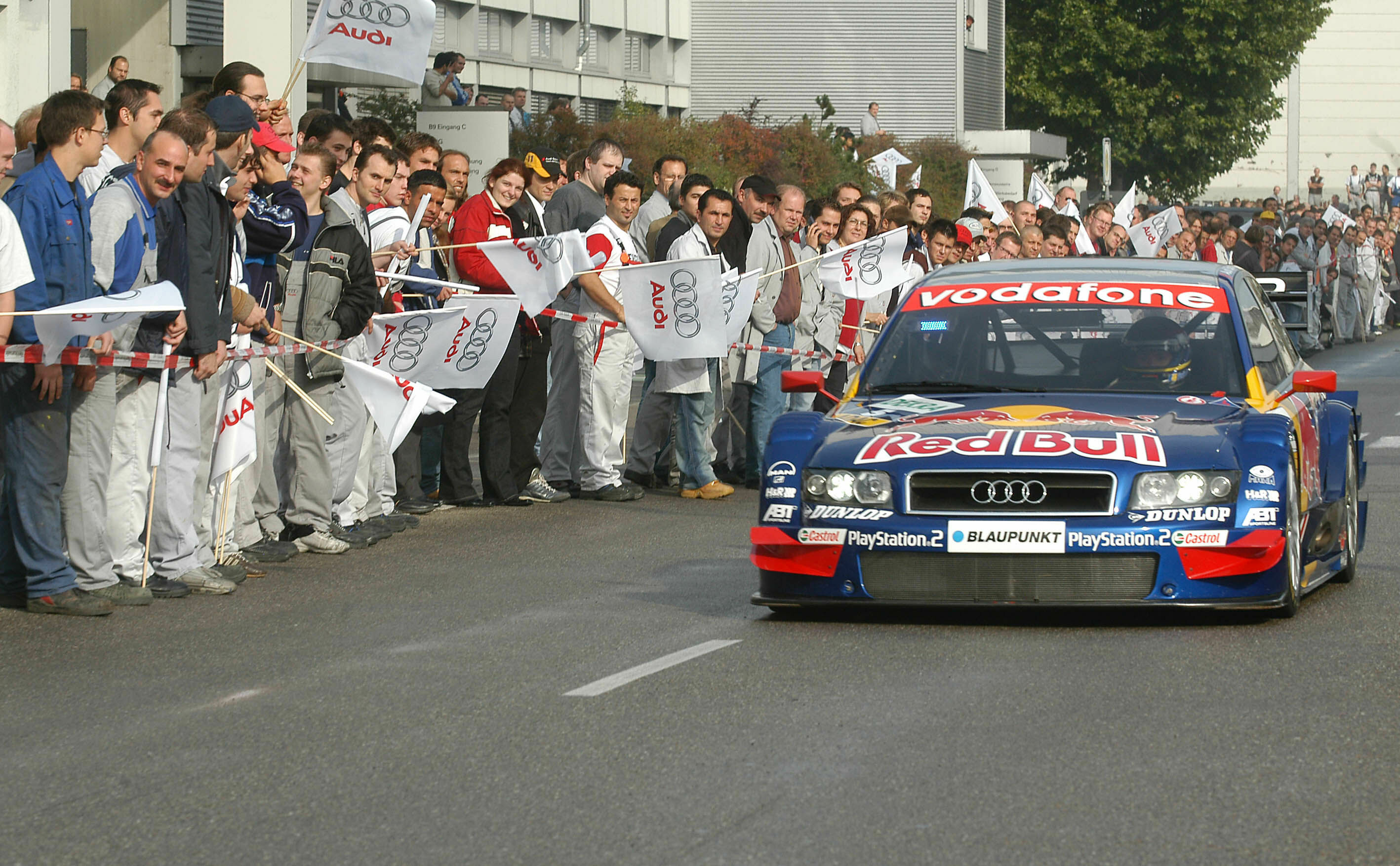 DTM 2004 - Mattias Ekström with his Audi A4 DTM at the works meeting at Neckarsulms