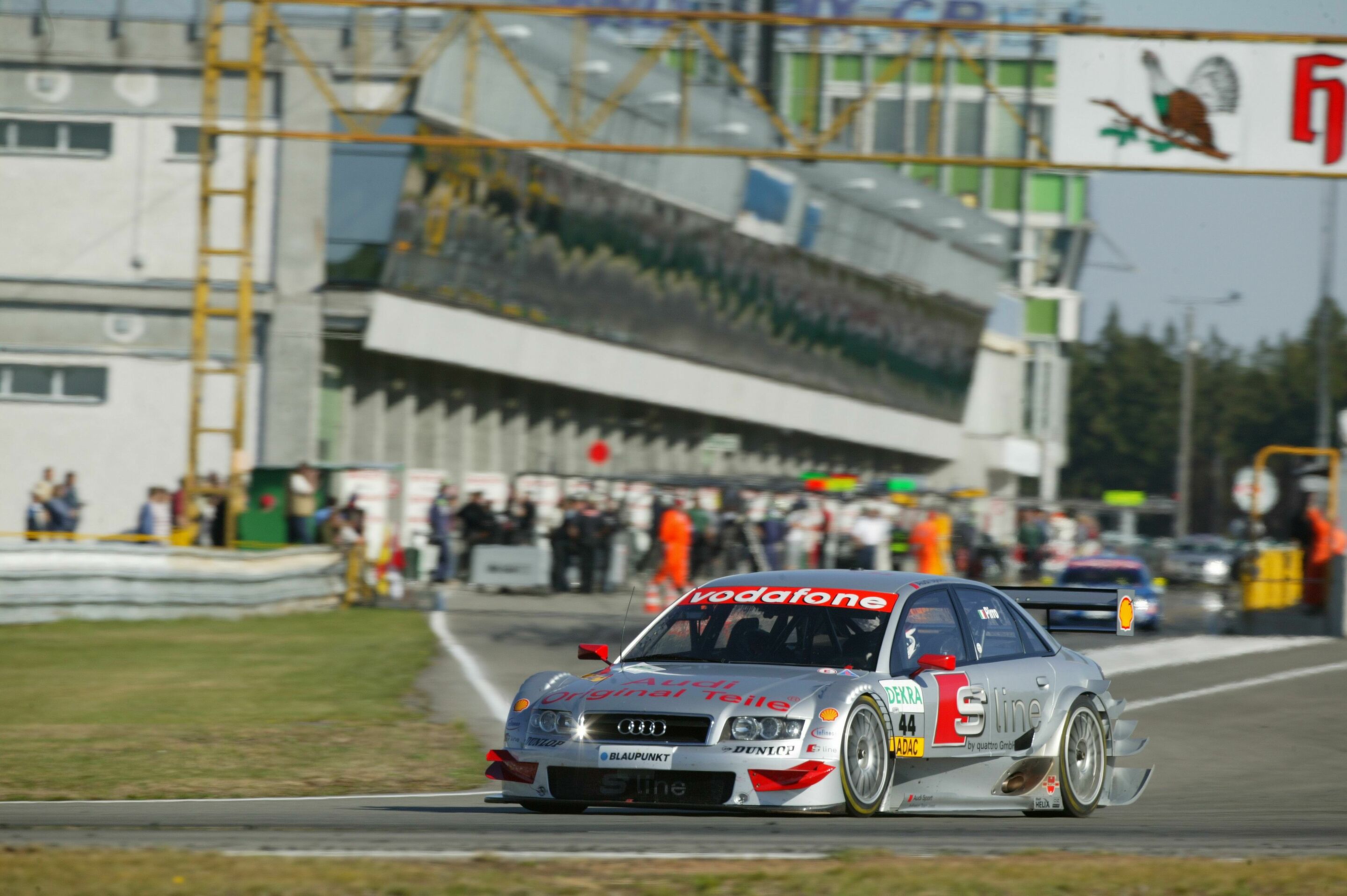 DTM 2004 - Emanuele Pirro, Audi A4 DTM #44 (Audi Sport Infineon Team Joest)