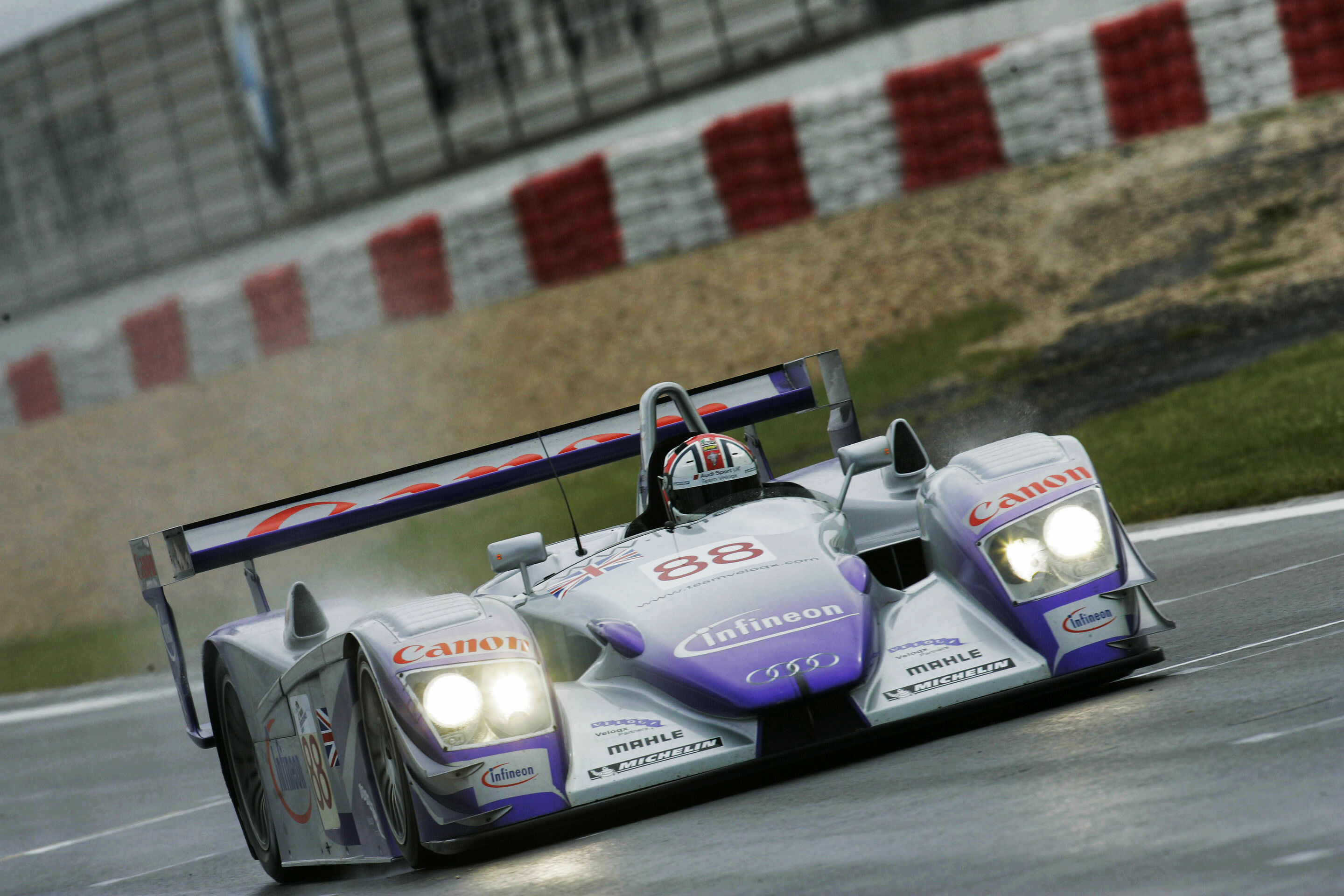 LMES 2004 - Audi R8 #88 (Audi Sport UK Team Veloqx), Jamie Davies