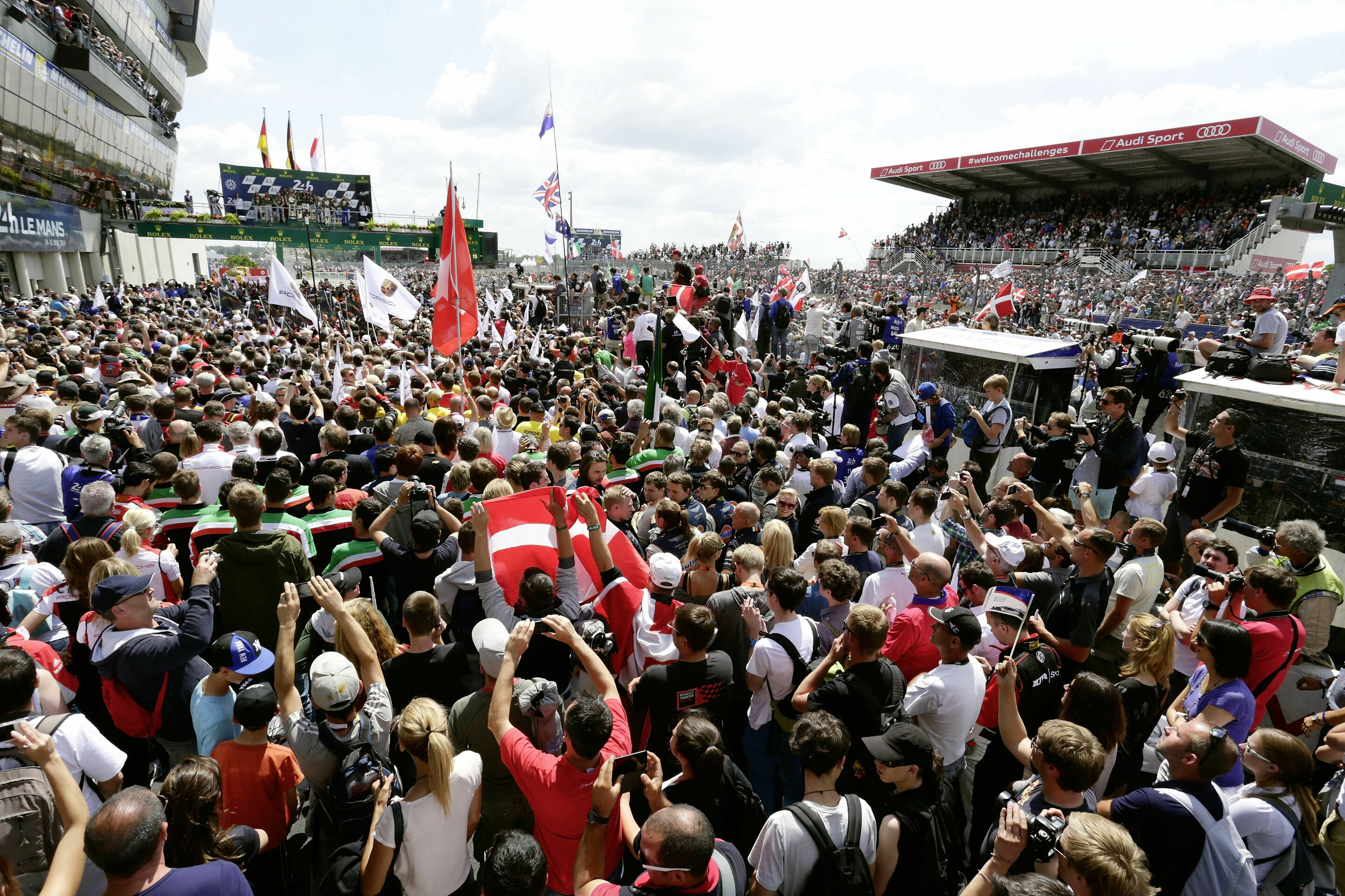 Le Mans 2014 - Marc Gené, Lucas di Grassi, Tom Kristensen, Ralf Jüttner (Teamdirektor Audi Sport Team Joest), André Lotterer, Benoît Tréluyer, Dr. Wolfgang Ullrich (Audi-Sportchef), Marcel Fässler