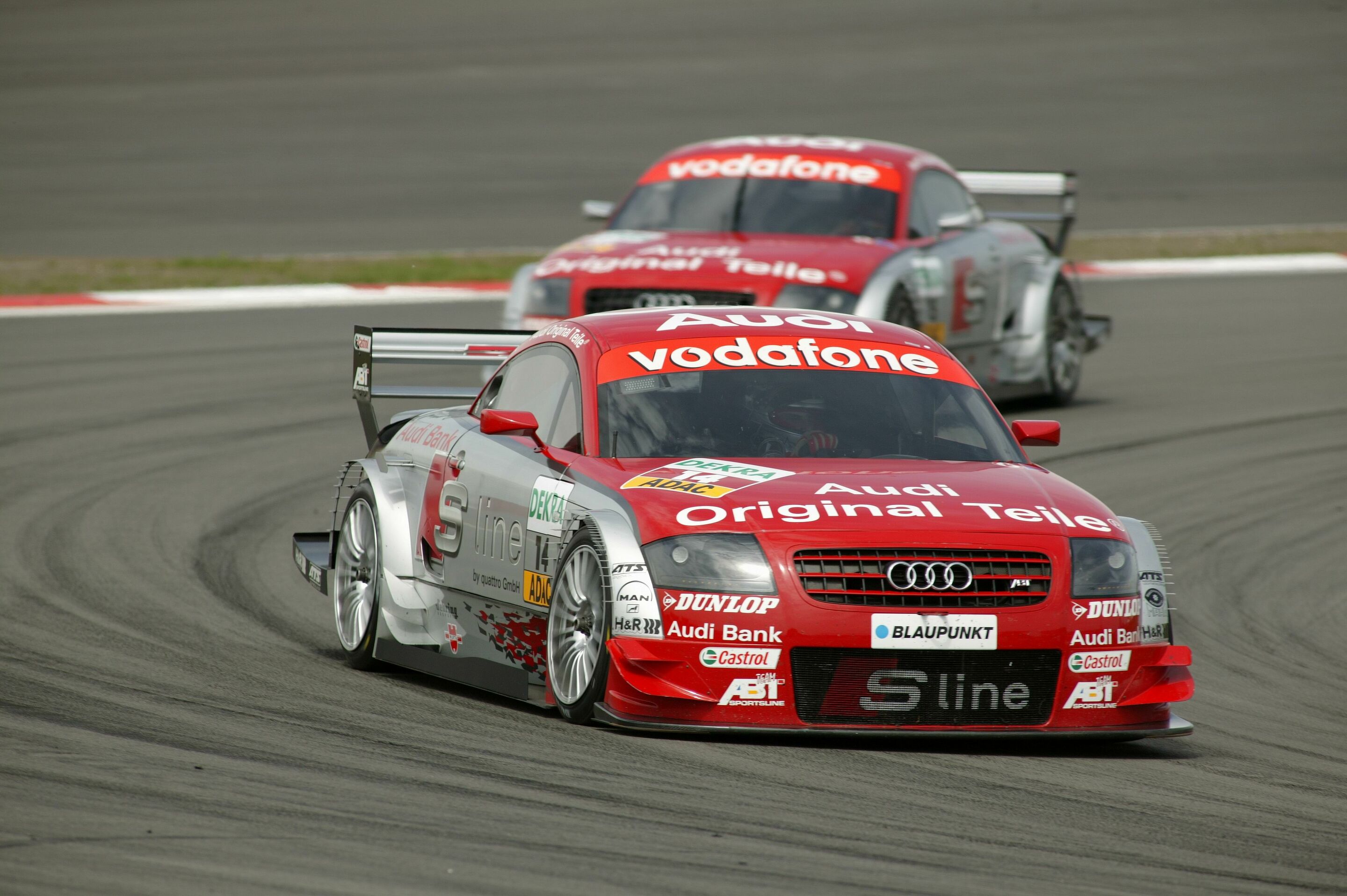 DTM 2003 - Audi Junior Martin Tomczyk vor seinem Teamkollegen Peter Terting