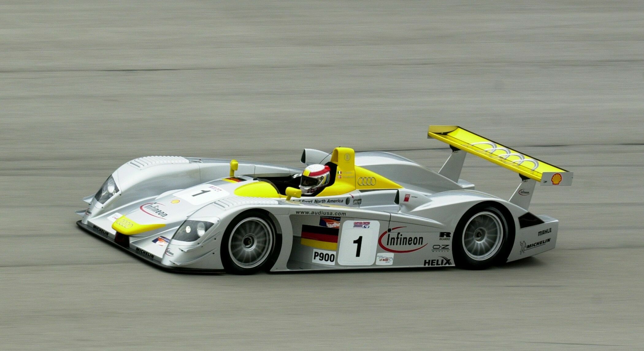 ALMS 2001 - Tom Kristensen im Infineon Audi R8