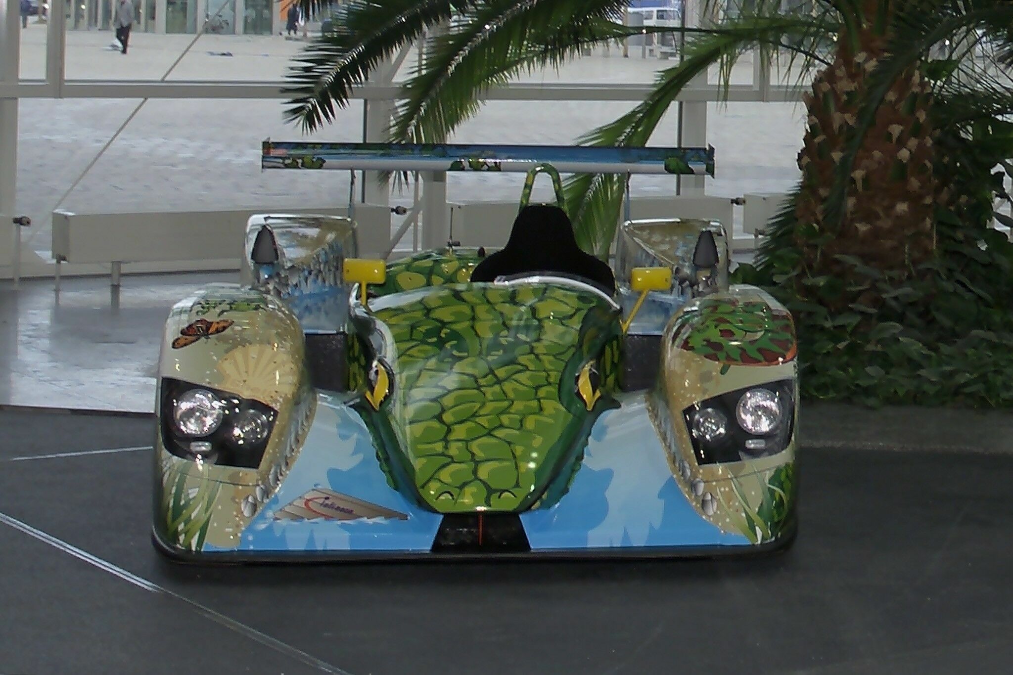 ALMS 2000 - The Audi R8 sporting the crocodile design for Adelaide