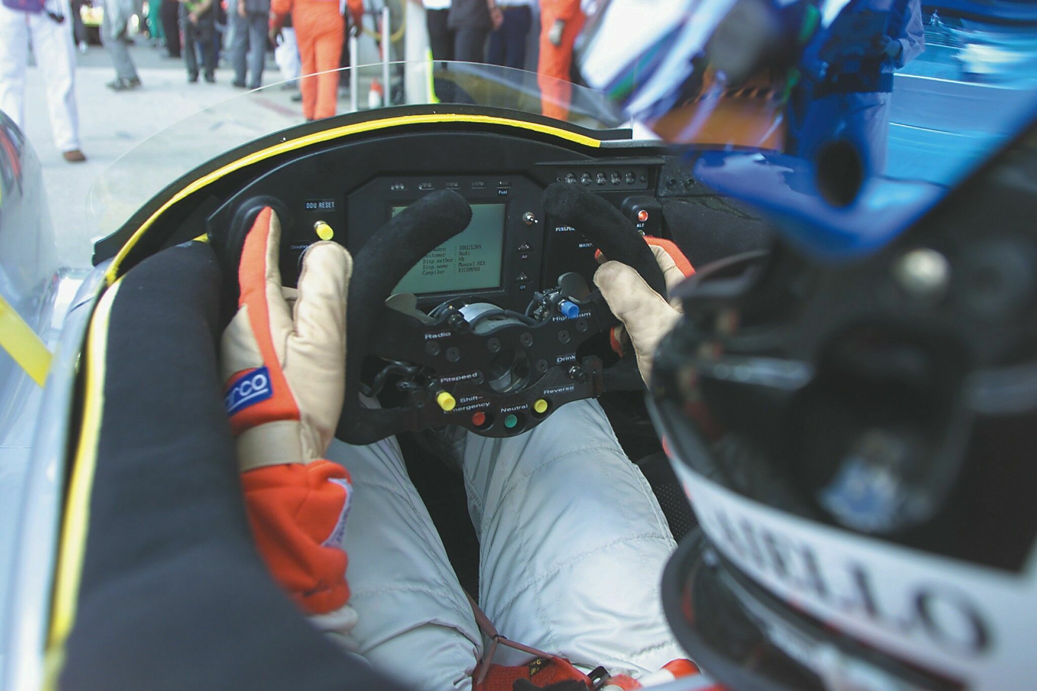 Le Mans 2000 - Looking into the Cockpit of Laurent Aiello